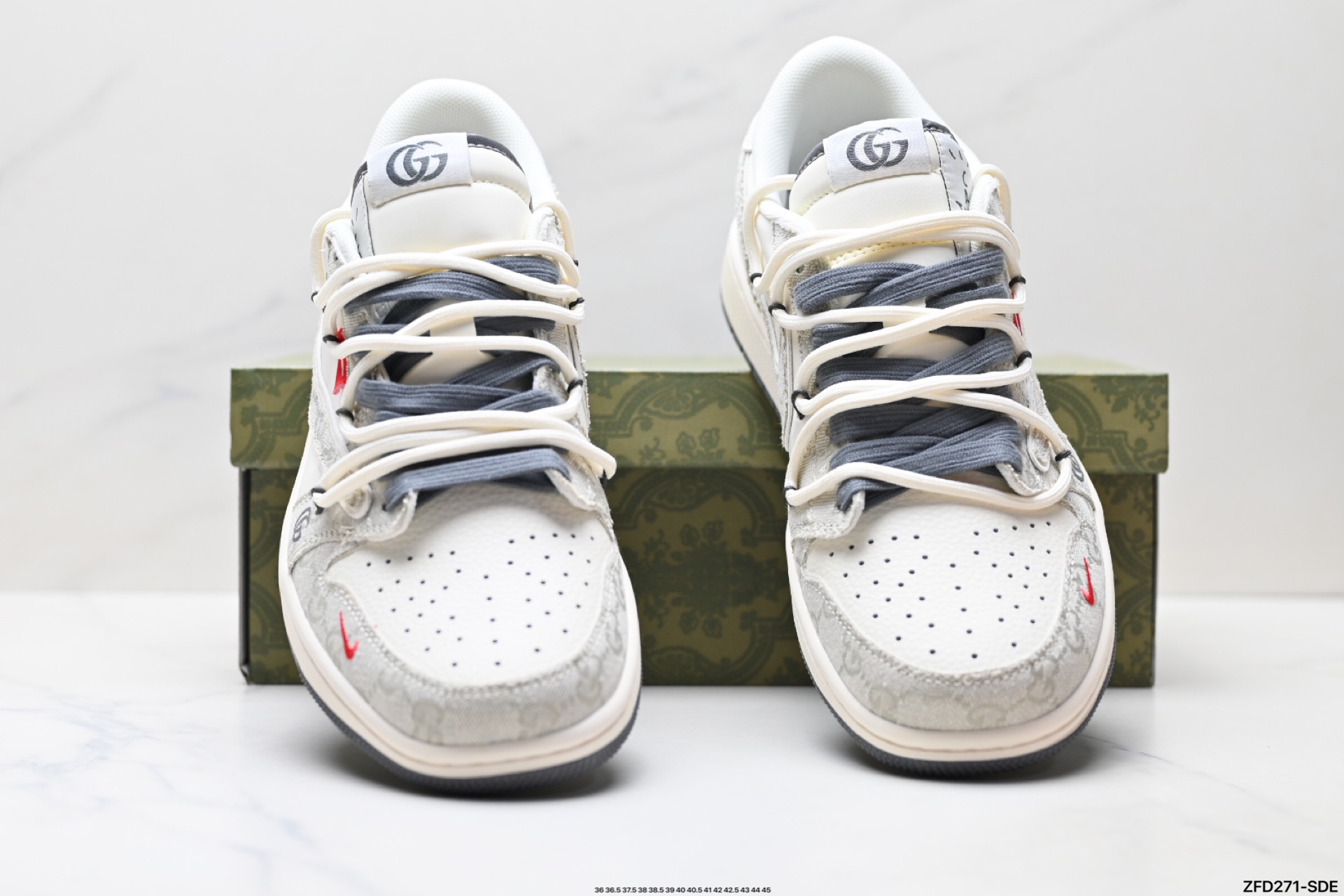 Nike Air Jordan 1 x Travis Scott AJ1倒勾 乔一倒钩 ‘DIY’定制 耐克 低帮文化篮球鞋 HT5088-601