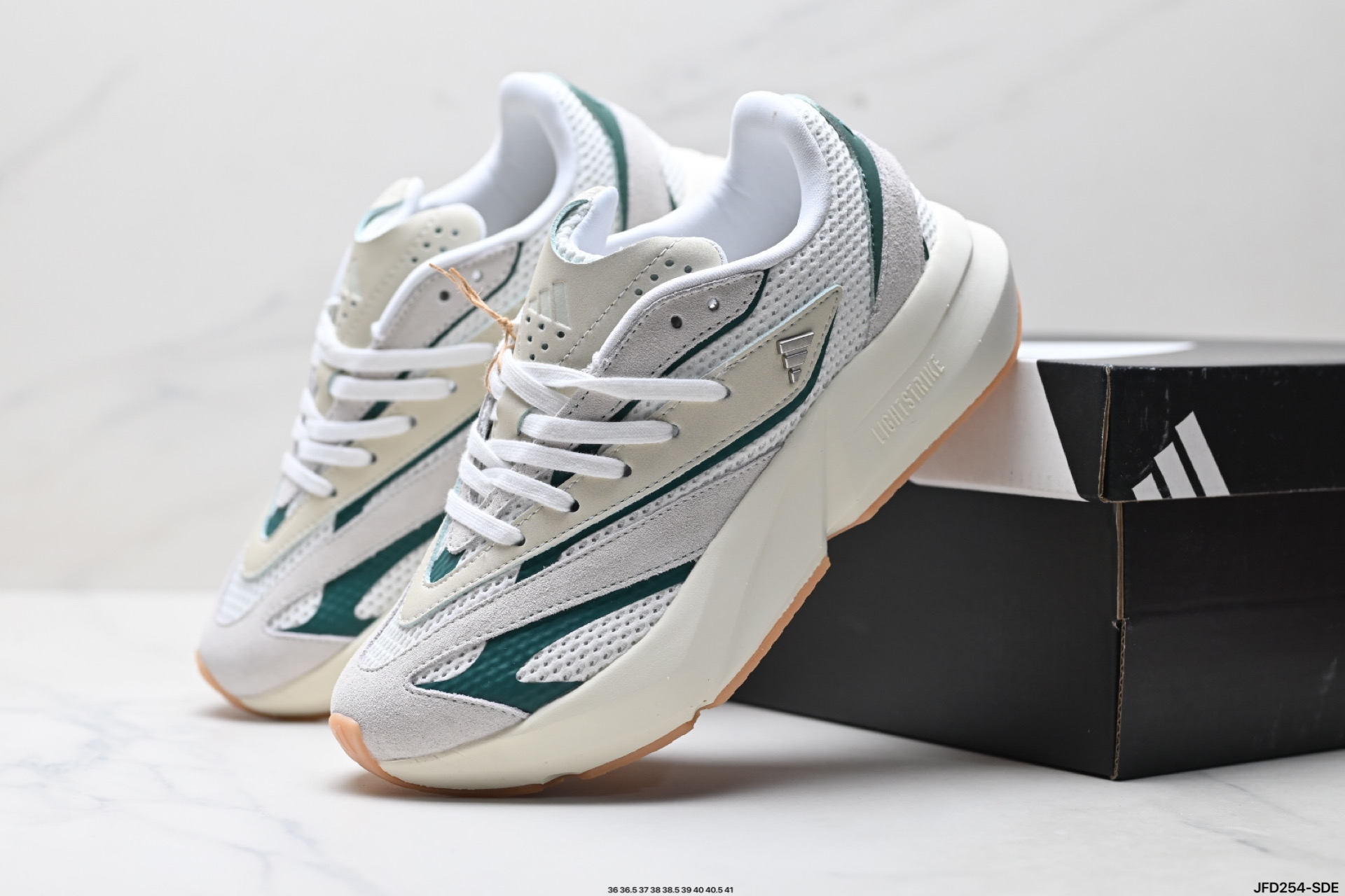 AdidLIGHTBLAZE 舒适防滑 新款阿迪达斯低帮跑步鞋  JH6961-莆田鞋,莆田鞋货源,高仿鞋,高仿鞋货源,安福档口,莆田高仿鞋,莆田鞋批发,高仿鞋批发,莆田高仿运动鞋,高仿运动鞋,莆田运动鞋 AdidLIGHTBLAZE 舒适防滑 新款阿迪达斯低帮跑步鞋  JH6961