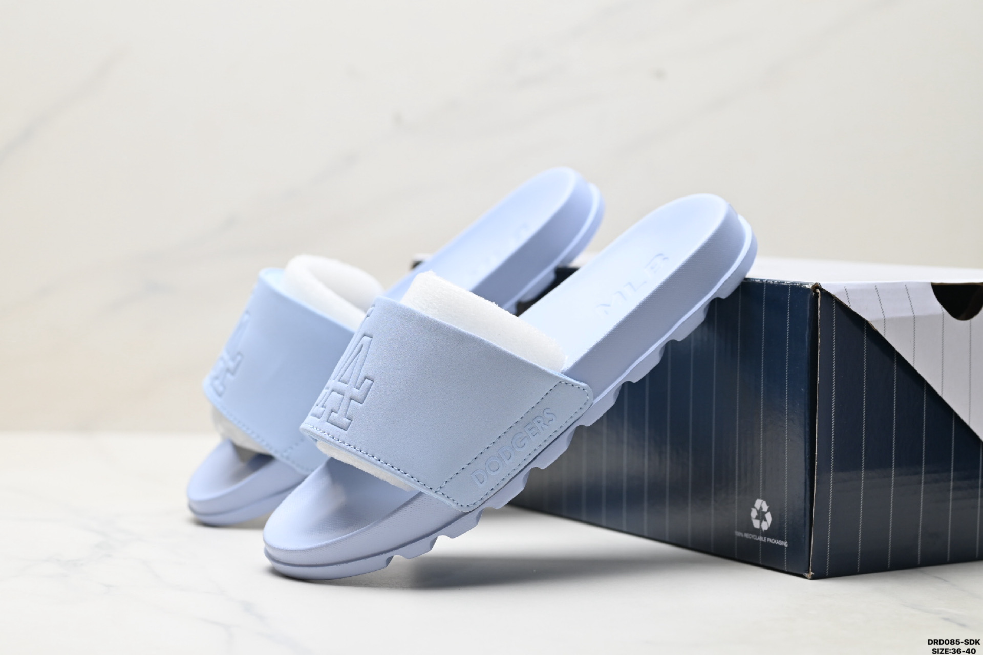 MLB MOUNDER MONOGRAM 舒适柔软 防磨一字拖鞋 3ALPSB053