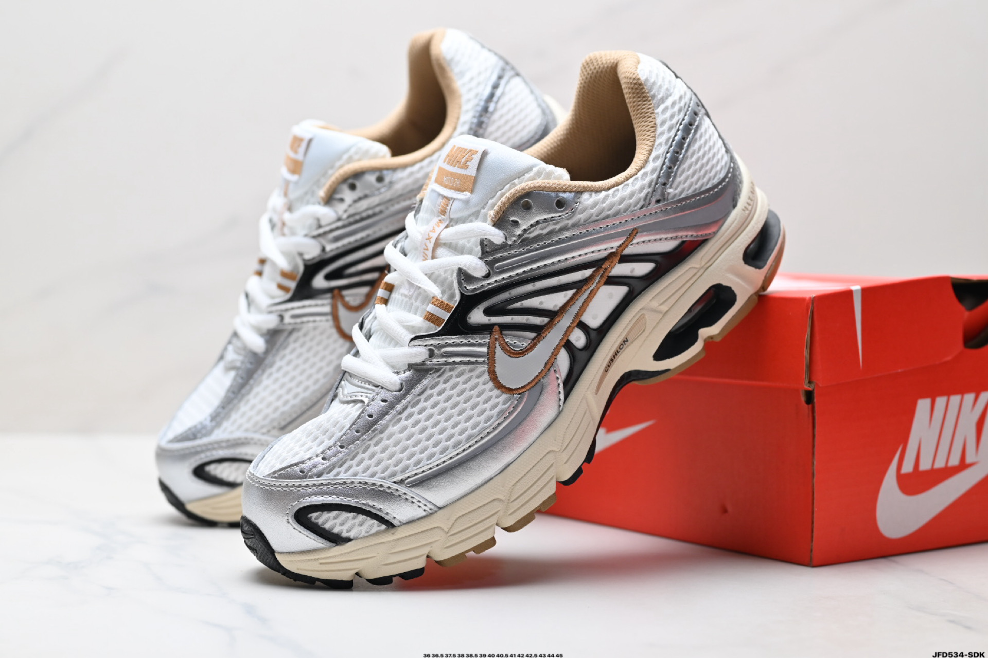 Nike Air Max Moto 2K 耐克 百搭舒适耐磨 低帮跑步鞋 HQ2056-269