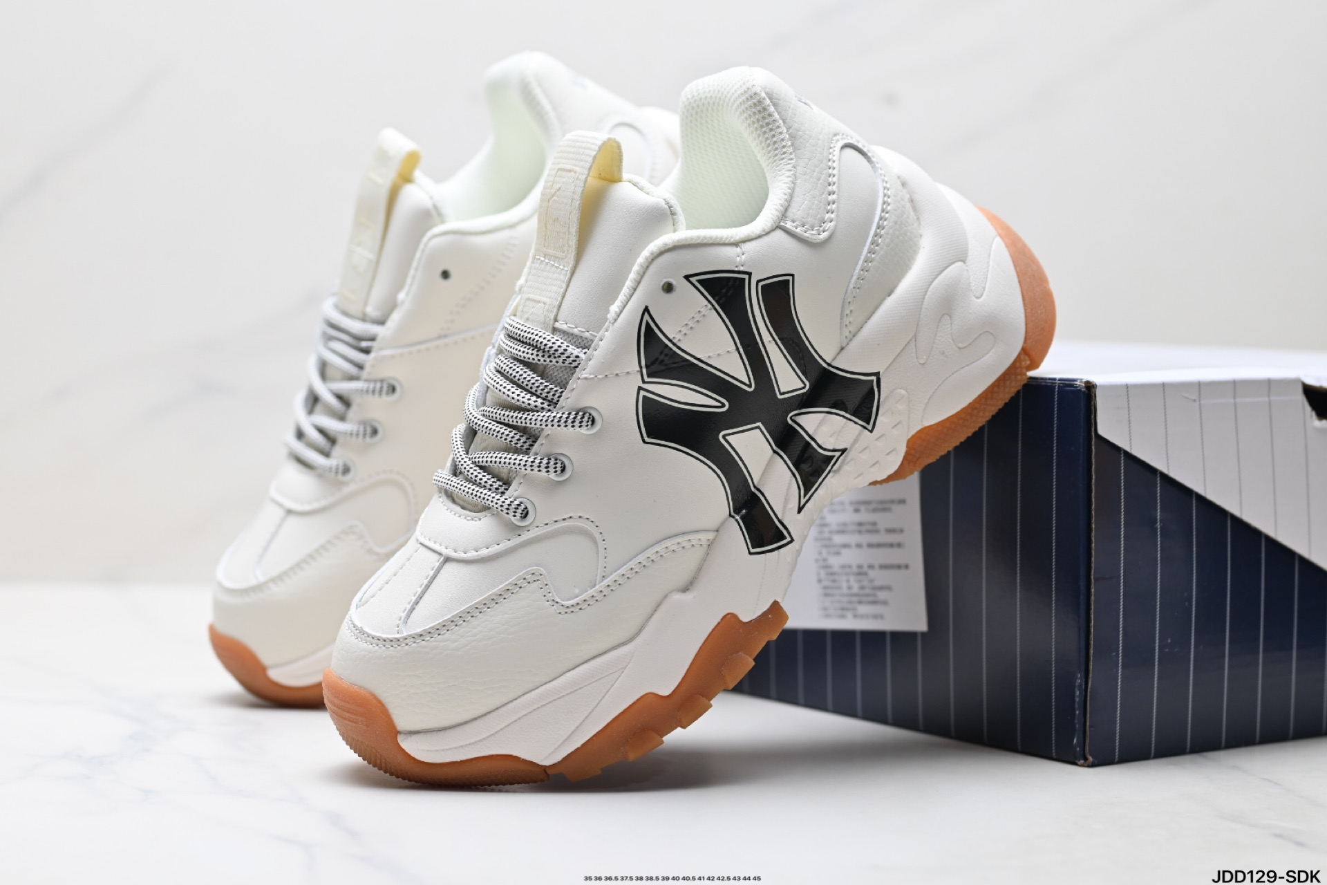 🈴💰100
真标✅MLB BIGBALL CHUNKY PIXEL 厚底老爹厚底休闲运动慢跑鞋
货号:32SHC6911
尺码:35.5 36 36.5 37.5 38 38.5 39 40 40.5 41 42 42.5 43 44 45
ID:JDD129-SDK