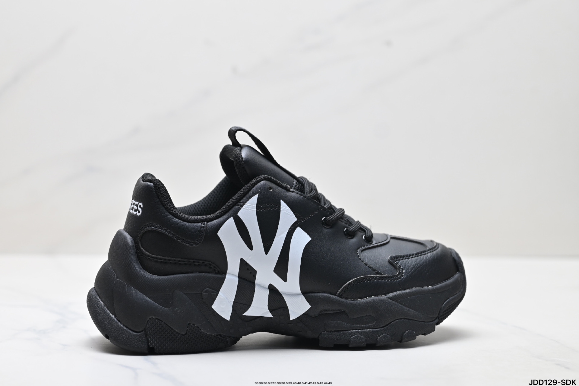 💰100
真标✅MLB BIGBALL CHUNKY PIXEL 厚底老爹厚底休闲运动慢跑鞋
货号:32SHC6911
尺码:35.5 36 36.5 37.5 38 38.5 39 40 40.5 41 42 42.5 43 44 45
ID:JDD129-SDK