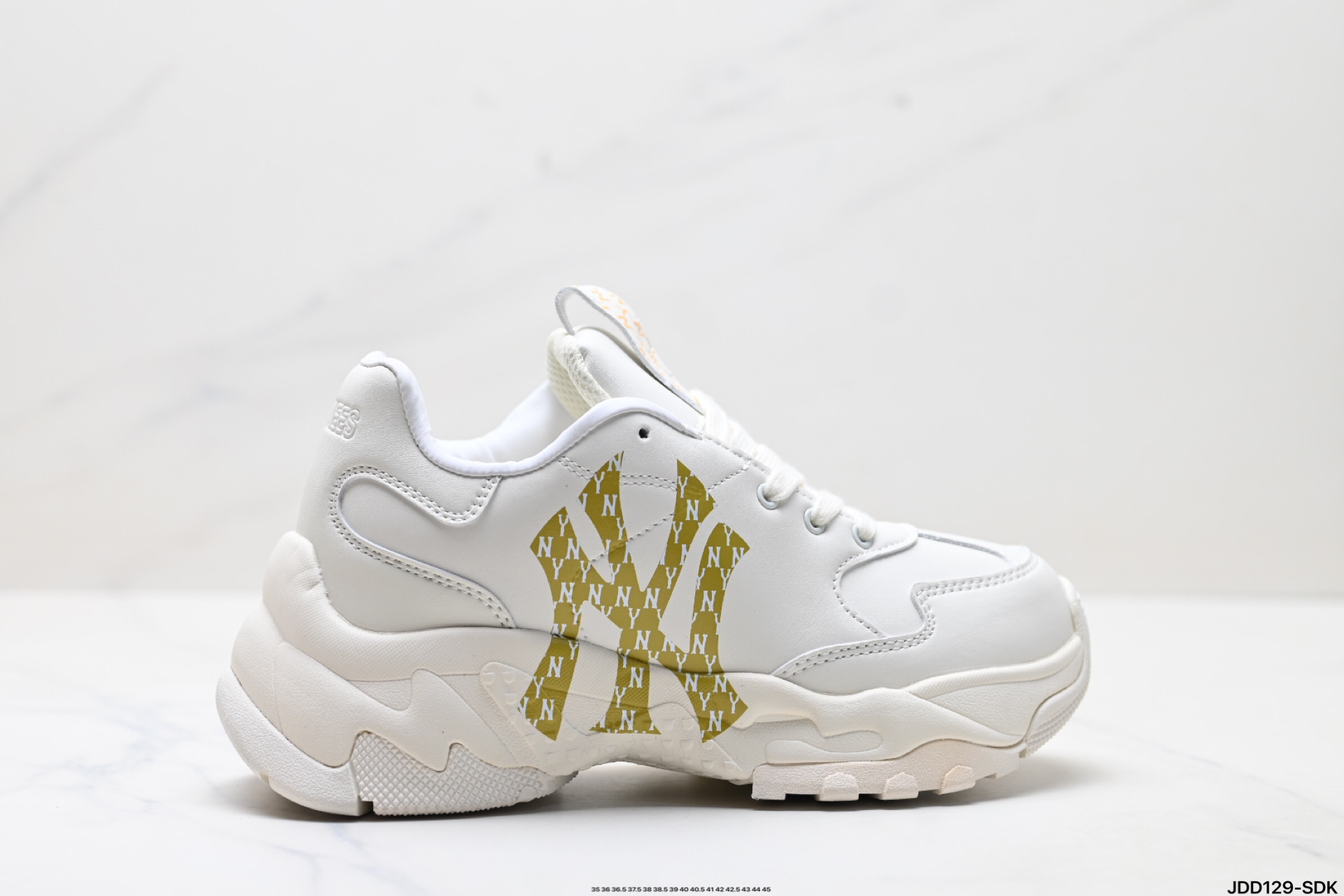 💰100
真标✅MLB BIGBALL CHUNKY PIXEL 厚底老爹厚底休闲运动慢跑鞋
货号:32SHC6911
尺码:35.5 36 36.5 37.5 38 38.5 39 40 40.5 41 42 42.5 43 44 45
ID:JDD129-SDK