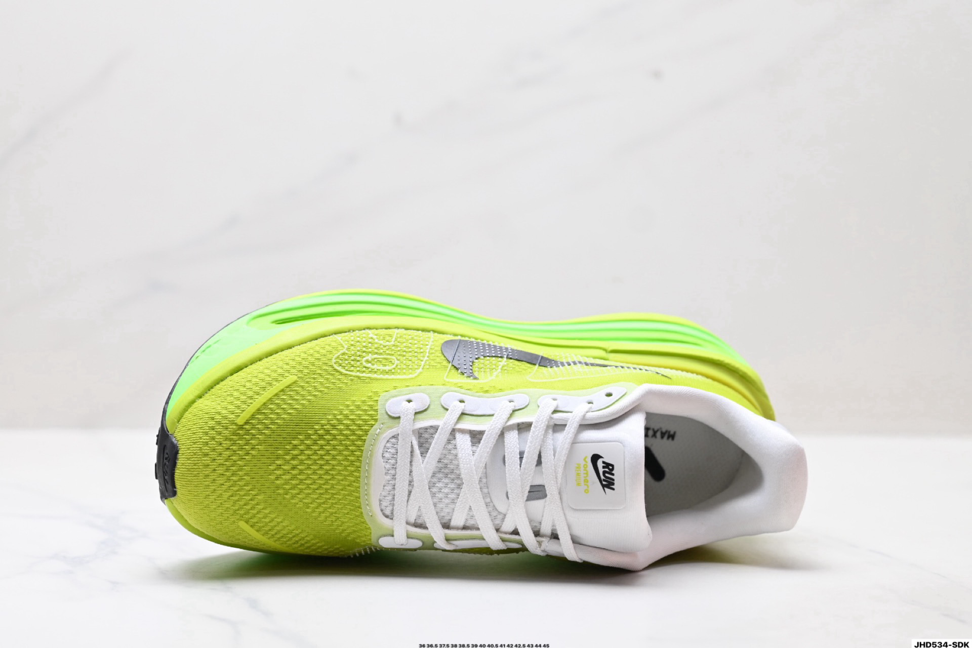 Nike Vomero Premium: Comodidad y Amortiguación para tus Carreras Diarias 3 i1754290305941 9514 0 1