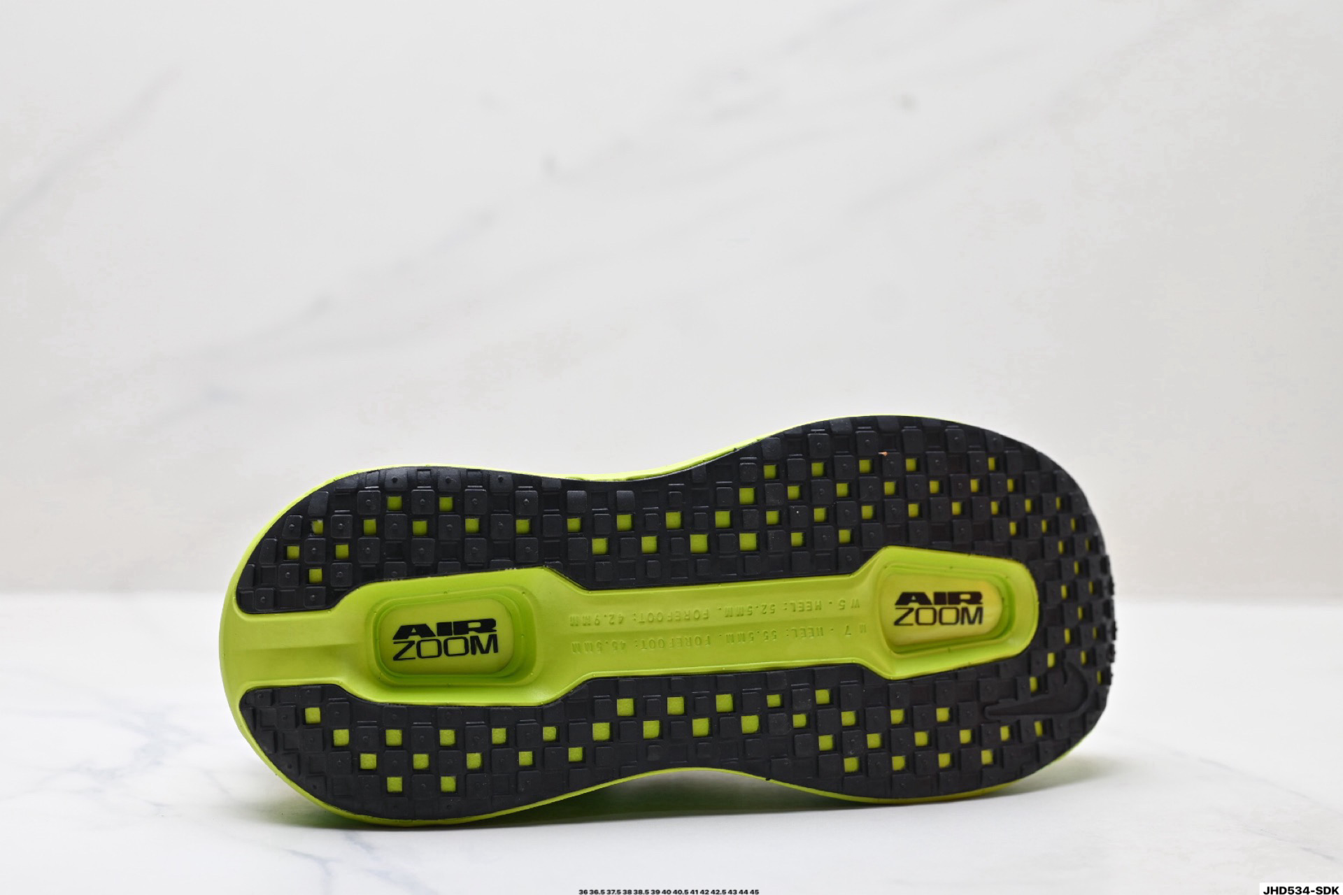 Nike Vomero Premium: Comodidad y Amortiguación para tus Carreras Diarias 10 i1754290306428 784 0 8