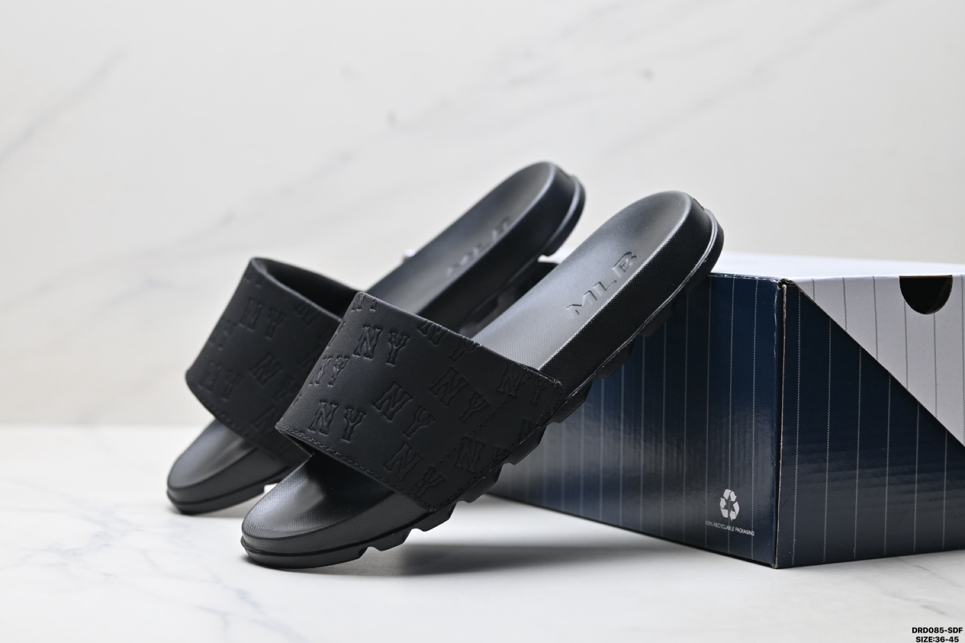 MLB MOUNDER MONOGRAM 舒适柔软 防磨一字拖鞋 3ALPSDM53