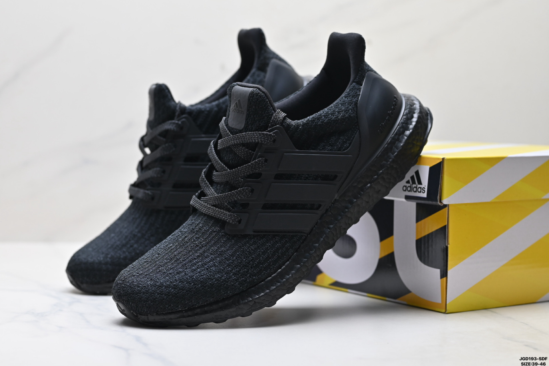 AdidUltraboost 阿迪达斯 耐磨缓震休闲运动跑鞋 BA8920