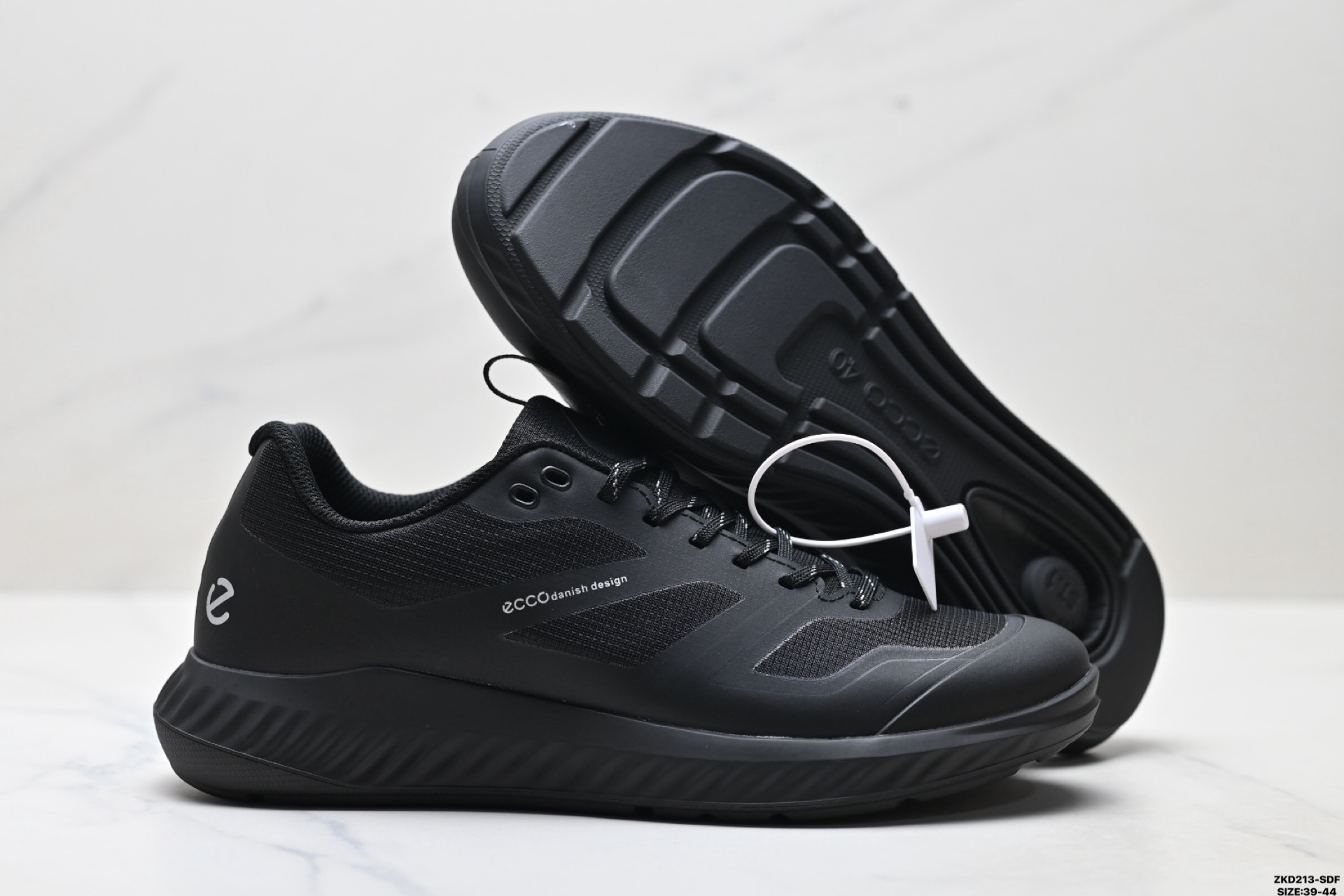 ECCO爱步 COLOUR DESCRIPTION运动百搭跑步健身鞋 875825-268