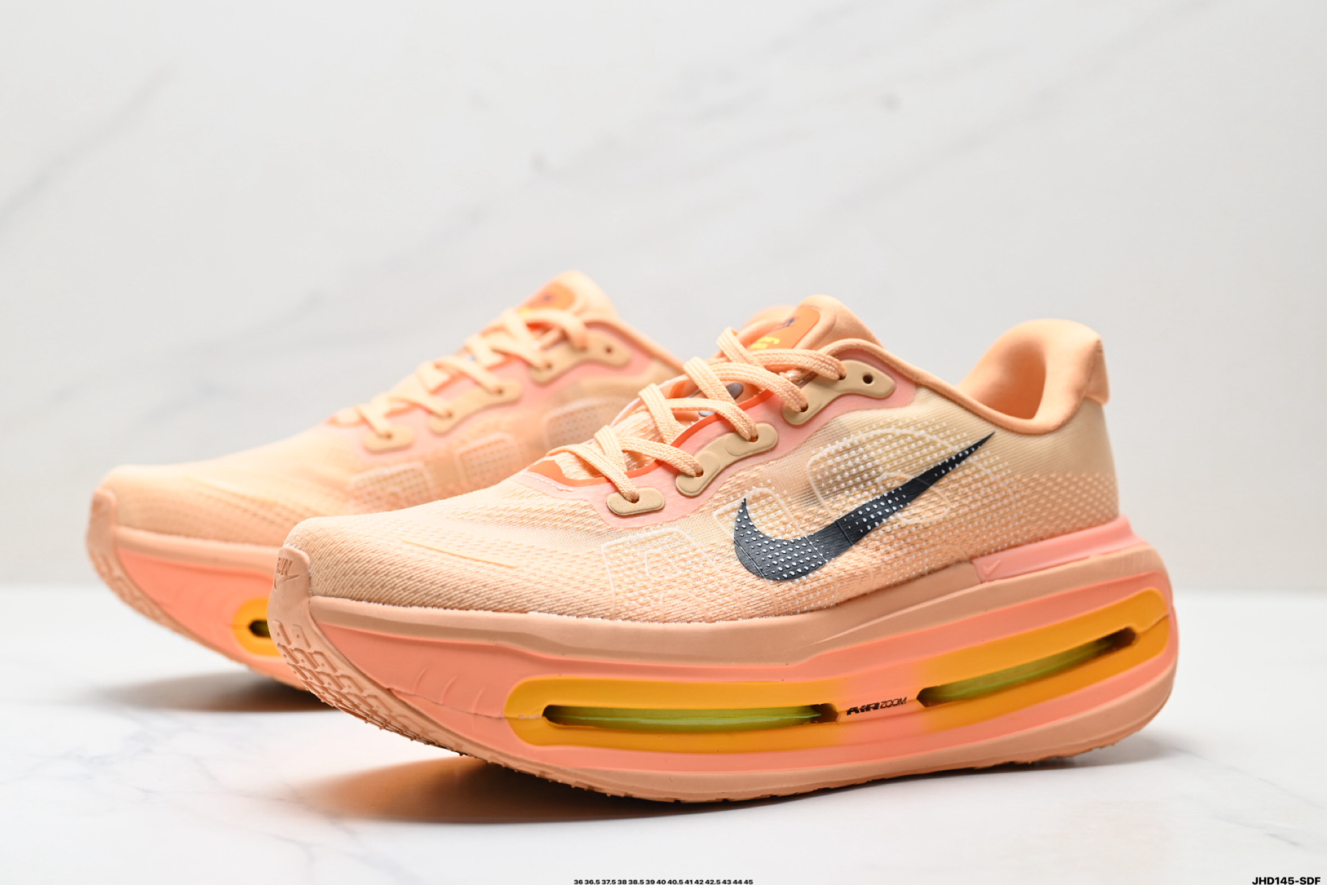 Nike VOMERO PREMIUM 耐克 舒适减震防滑 低帮跑步鞋  HQ2050-100