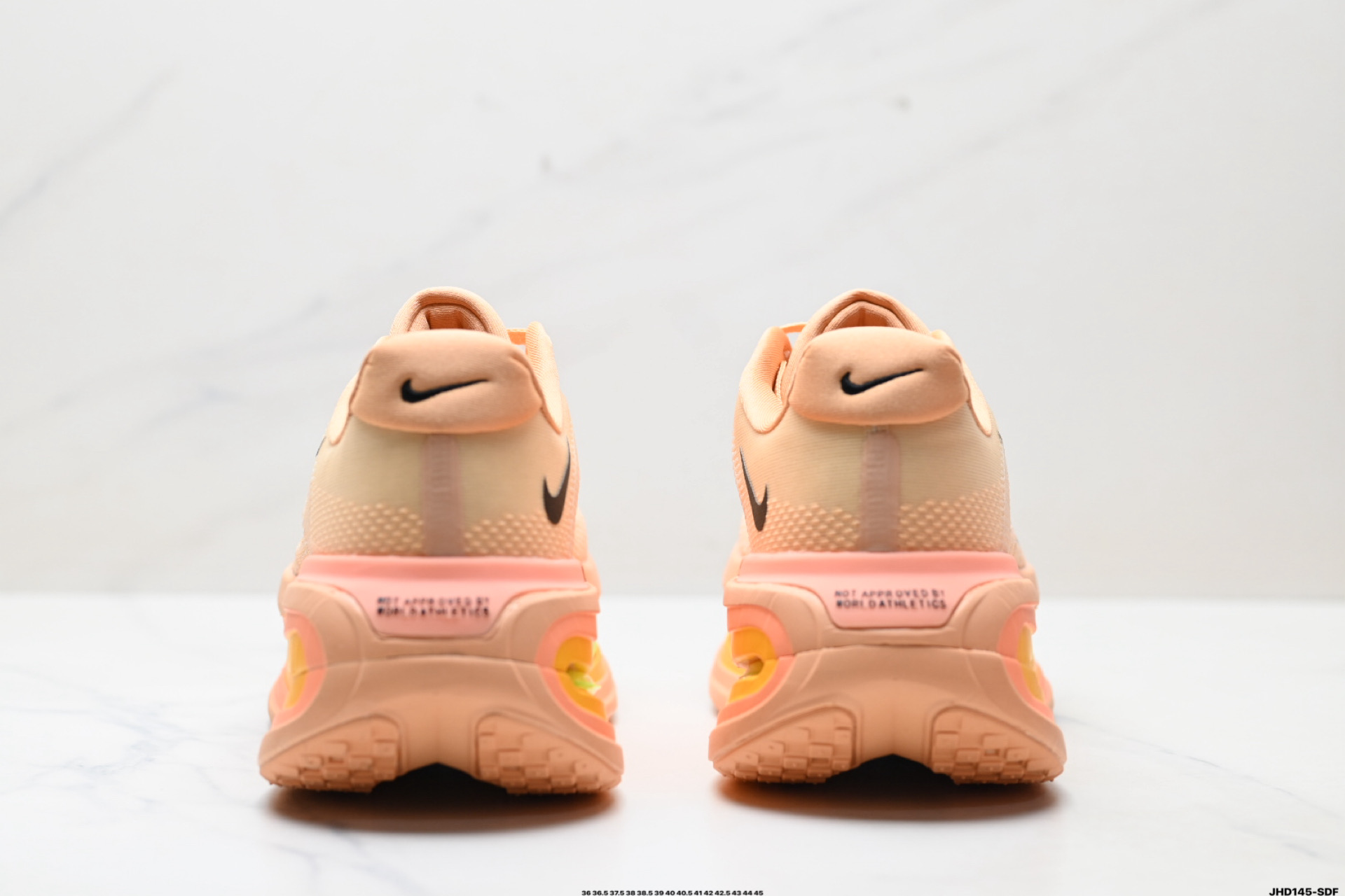 Nike VOMERO PREMIUM 耐克 舒适减震防滑 低帮跑步鞋  HQ2050-100