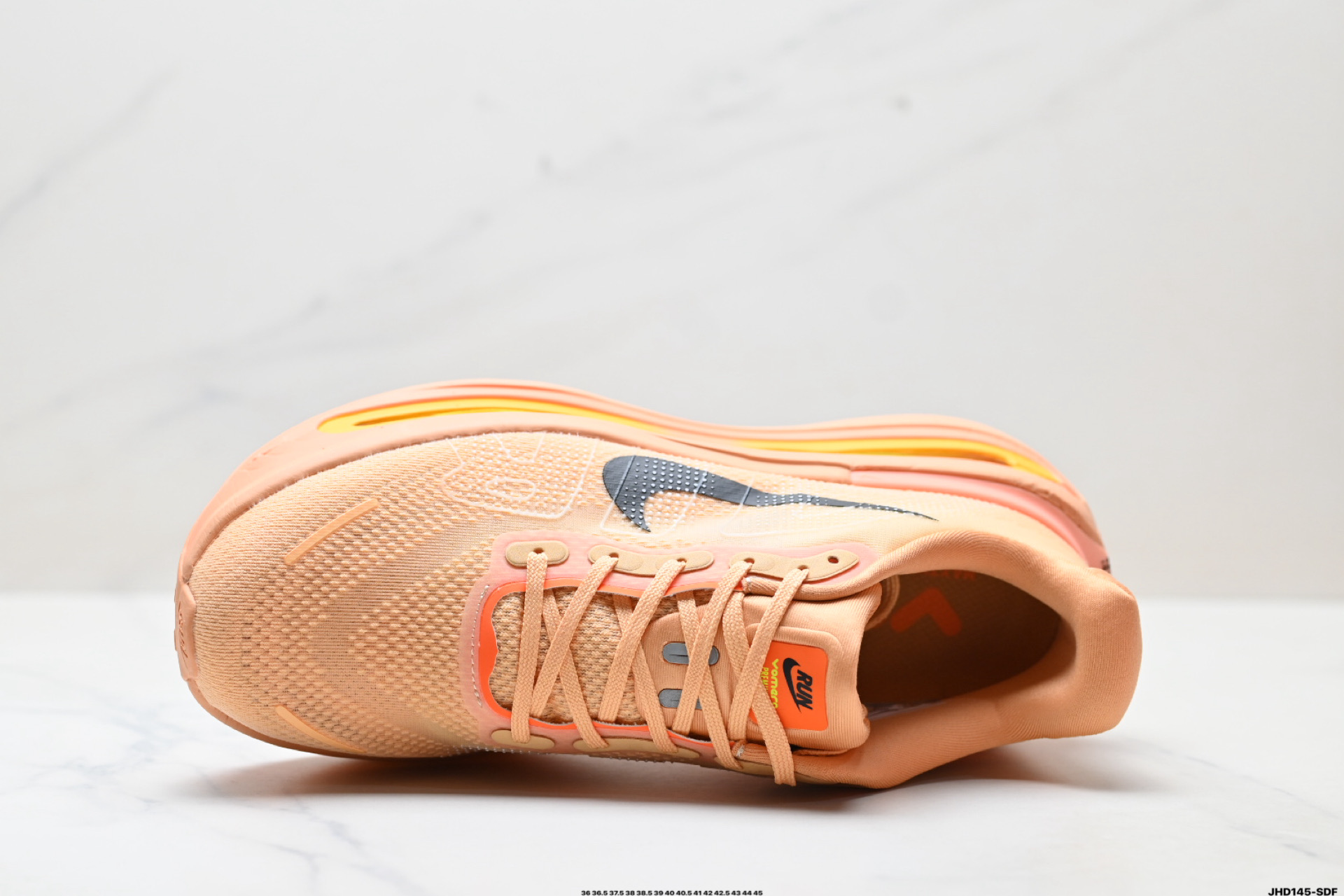 Nike VOMERO PREMIUM 耐克 舒适减震防滑 低帮跑步鞋  HQ2050-100