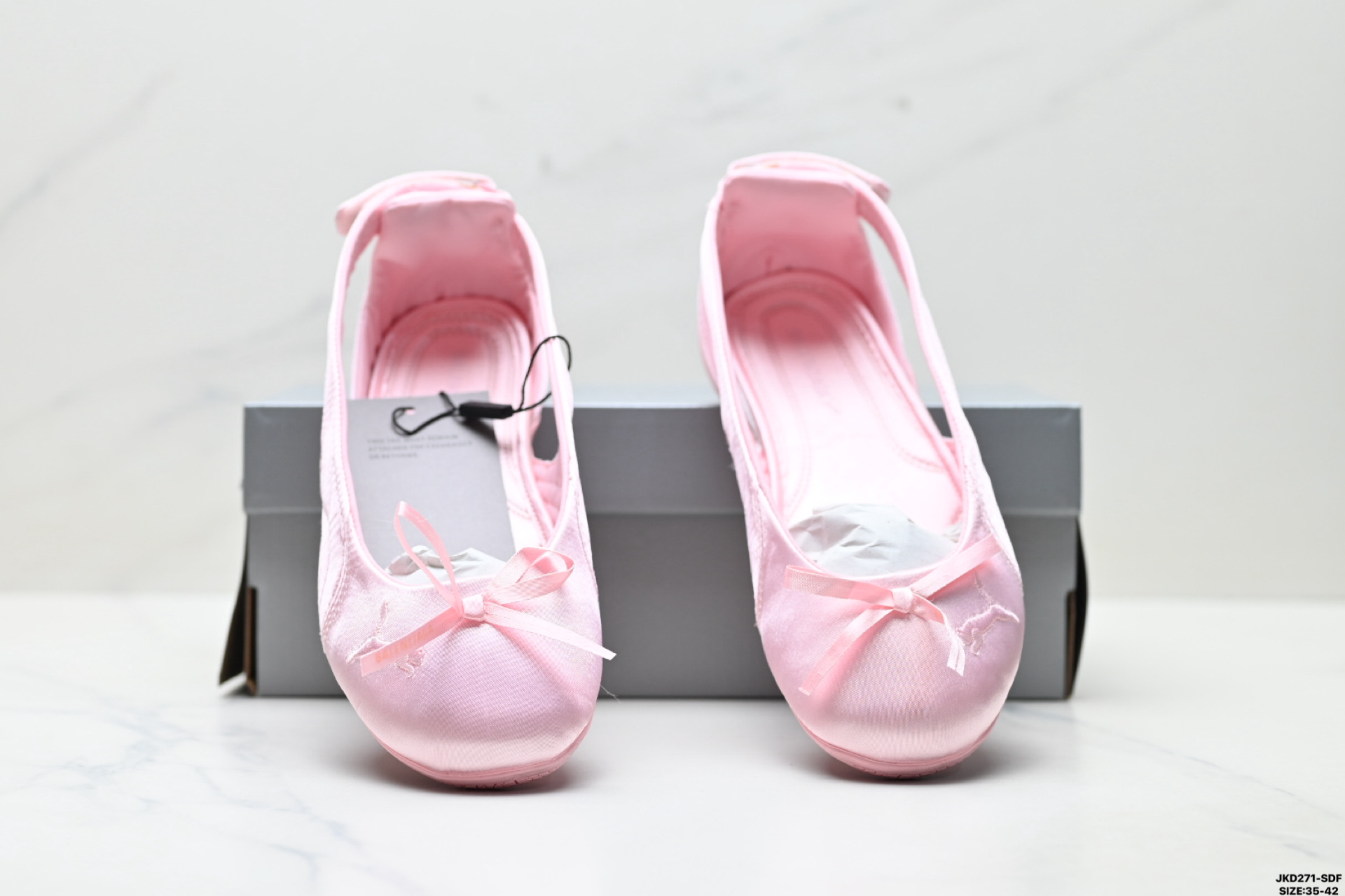 170 Balenciaga巴黎世家 x PUMA彪马 Speed 缎面 圆头魔术贴做旧 芭蕾舞鞋 847163 WSDST 5500