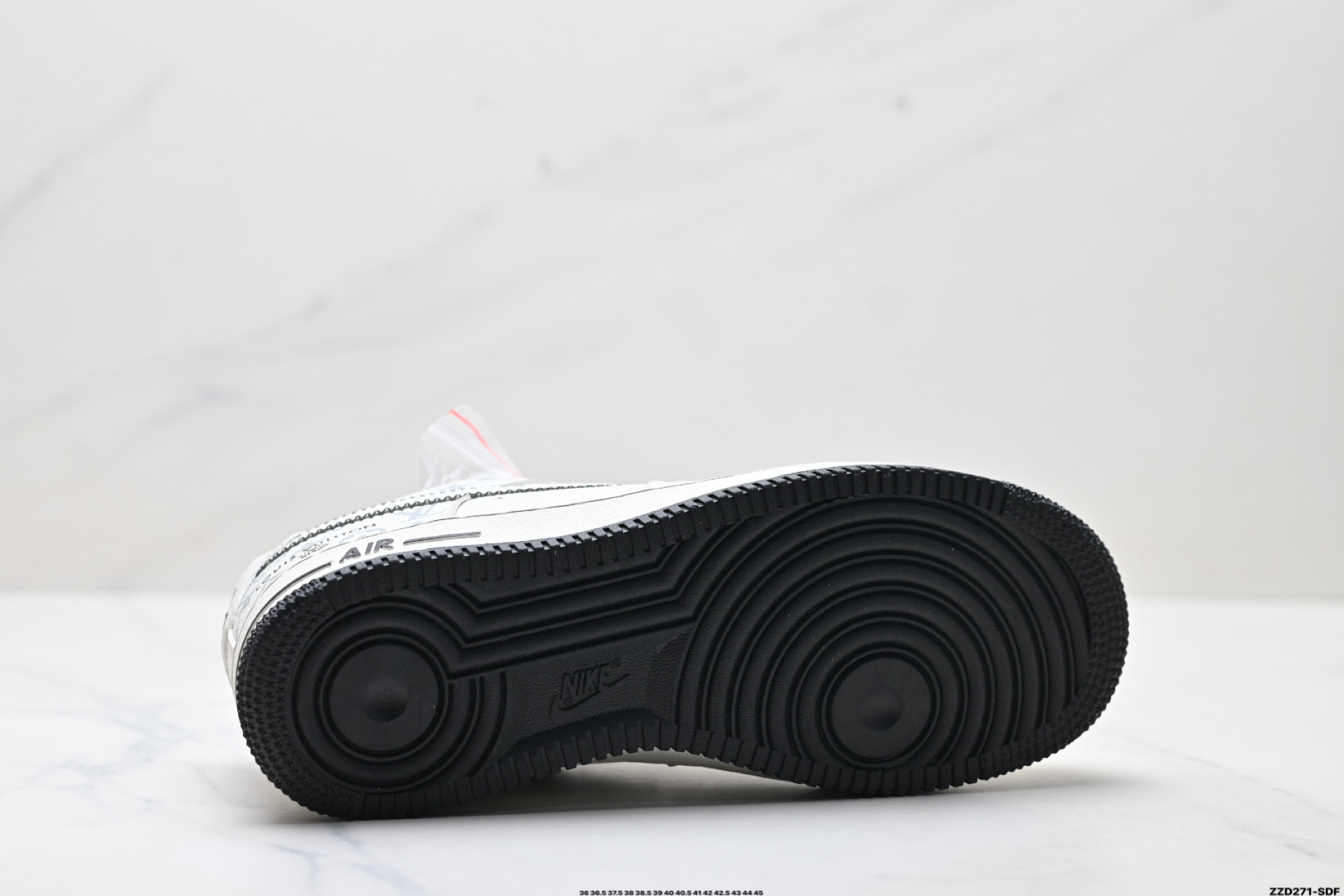 NIKE AIR FORCE 1‘07 LV8  SC0601-557