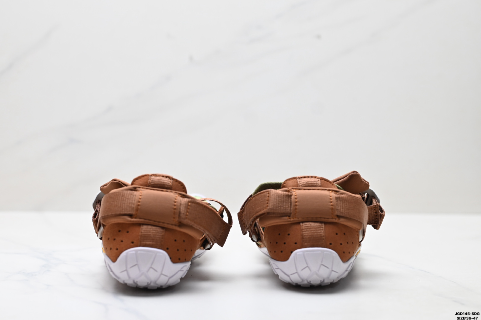 SUICOKE 五指鞋 套脚 防滑 低帮 运动 沙滩鞋 SUICOKE是日本一家运动休闲凉鞋品牌  S20MLC1