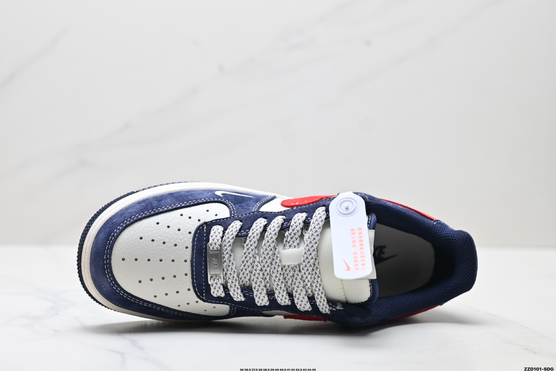 NIKE AIR FORCE 1‘07 LV8  HS8068-045