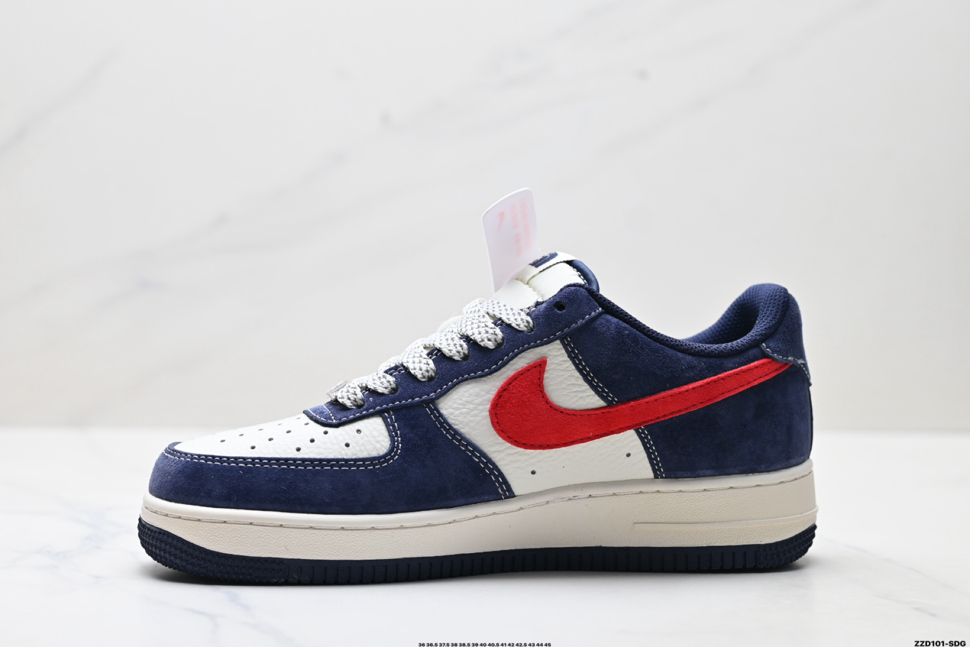 NIKE AIR FORCE 1‘07 LV8  HS8068-045