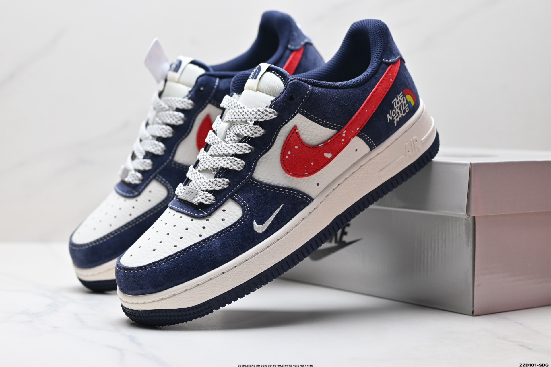 NIKE AIR FORCE 1‘07 LV8  HS8068-045