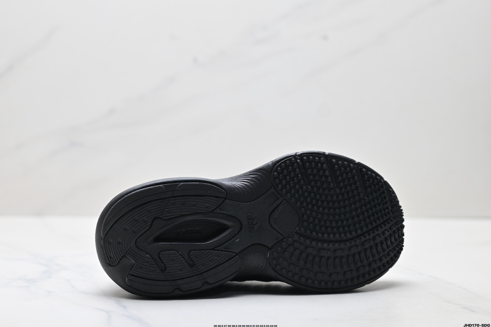Adidas Adizero Goukana: Comodidad, Durabilidad y Estilo Casual en un Solo Calzado 10 i1754409730616 6954 0 8