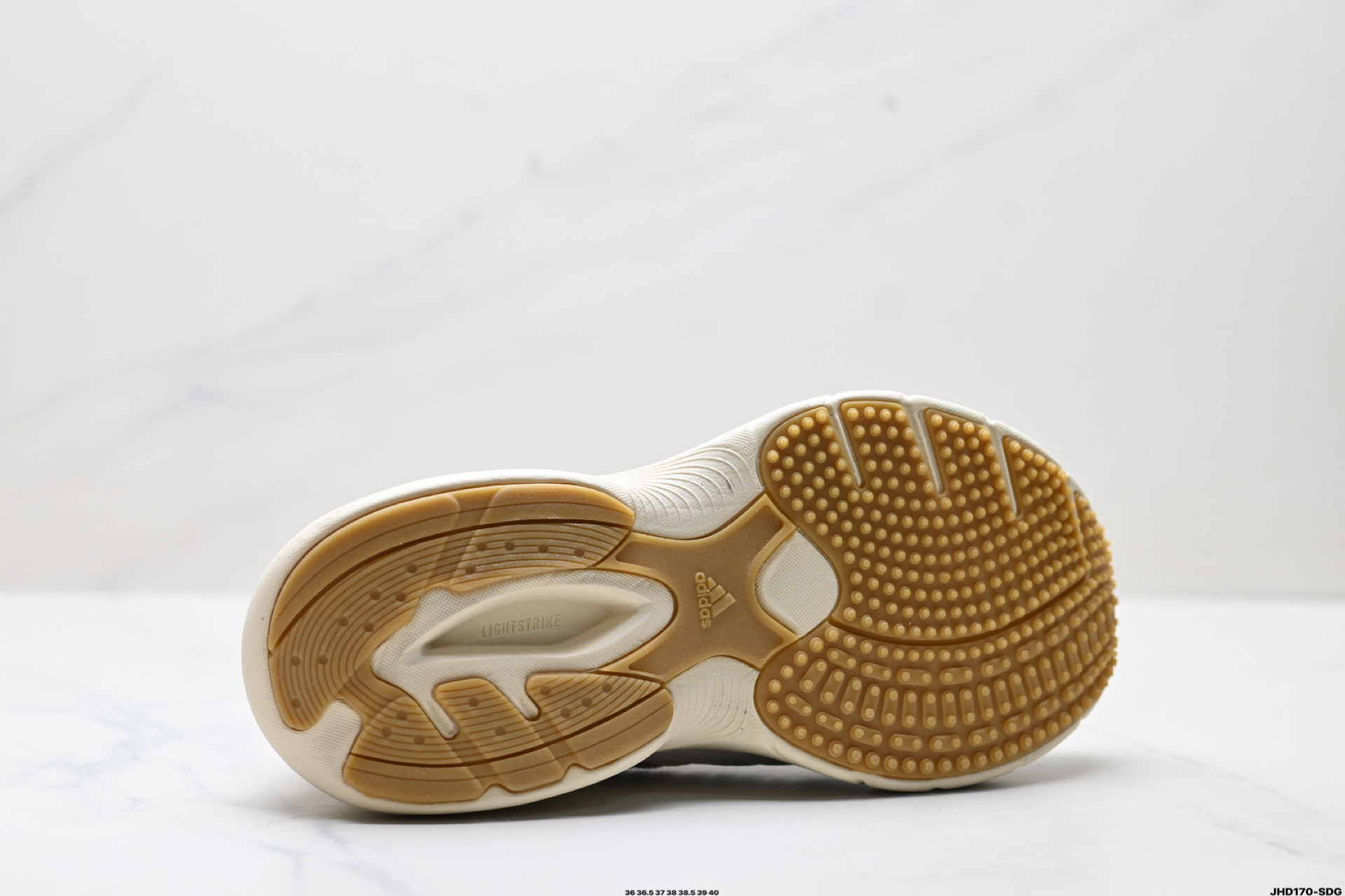 Adidas Adizero Goukana: Comodidad y estilo casual para tu día a día 10 i1754409845797 7110 0 8