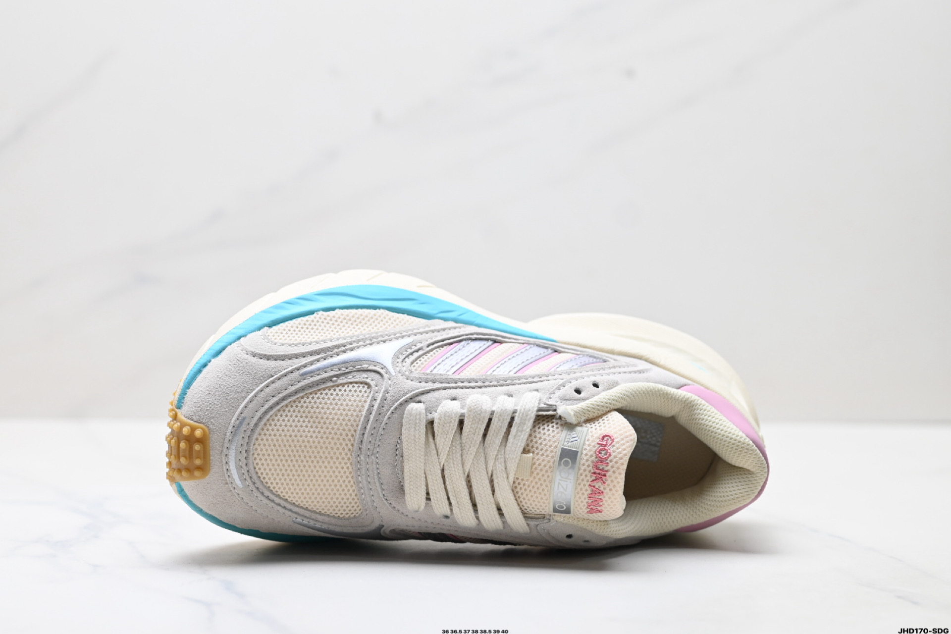 Adidas Adizero Goukana: Comodidad y estilo casual para tu día a día 3 i1754409846168 9487 0 1