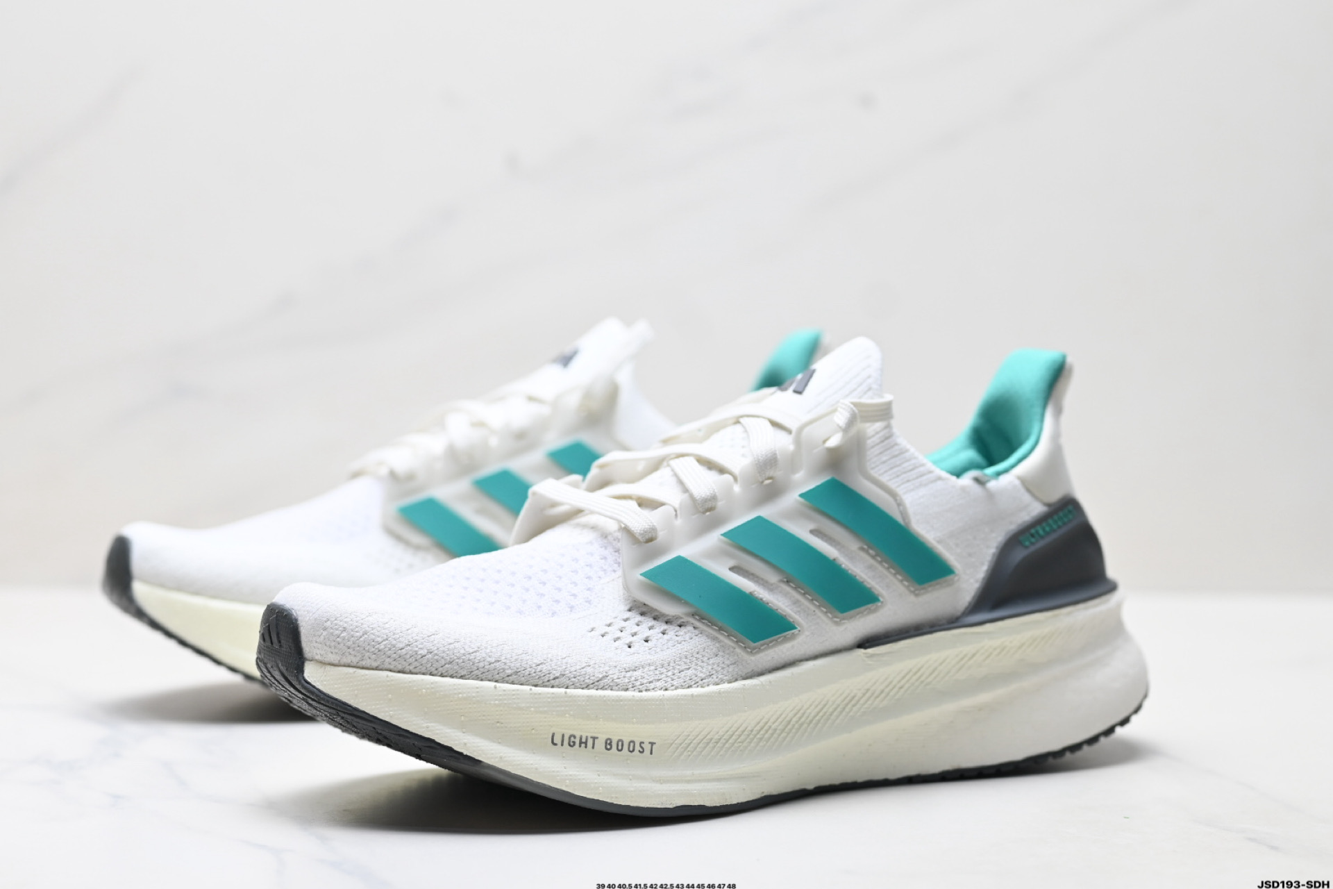 AdidUltraboost 5 阿迪达斯 耐磨缓震休闲运动跑鞋  JQ2903