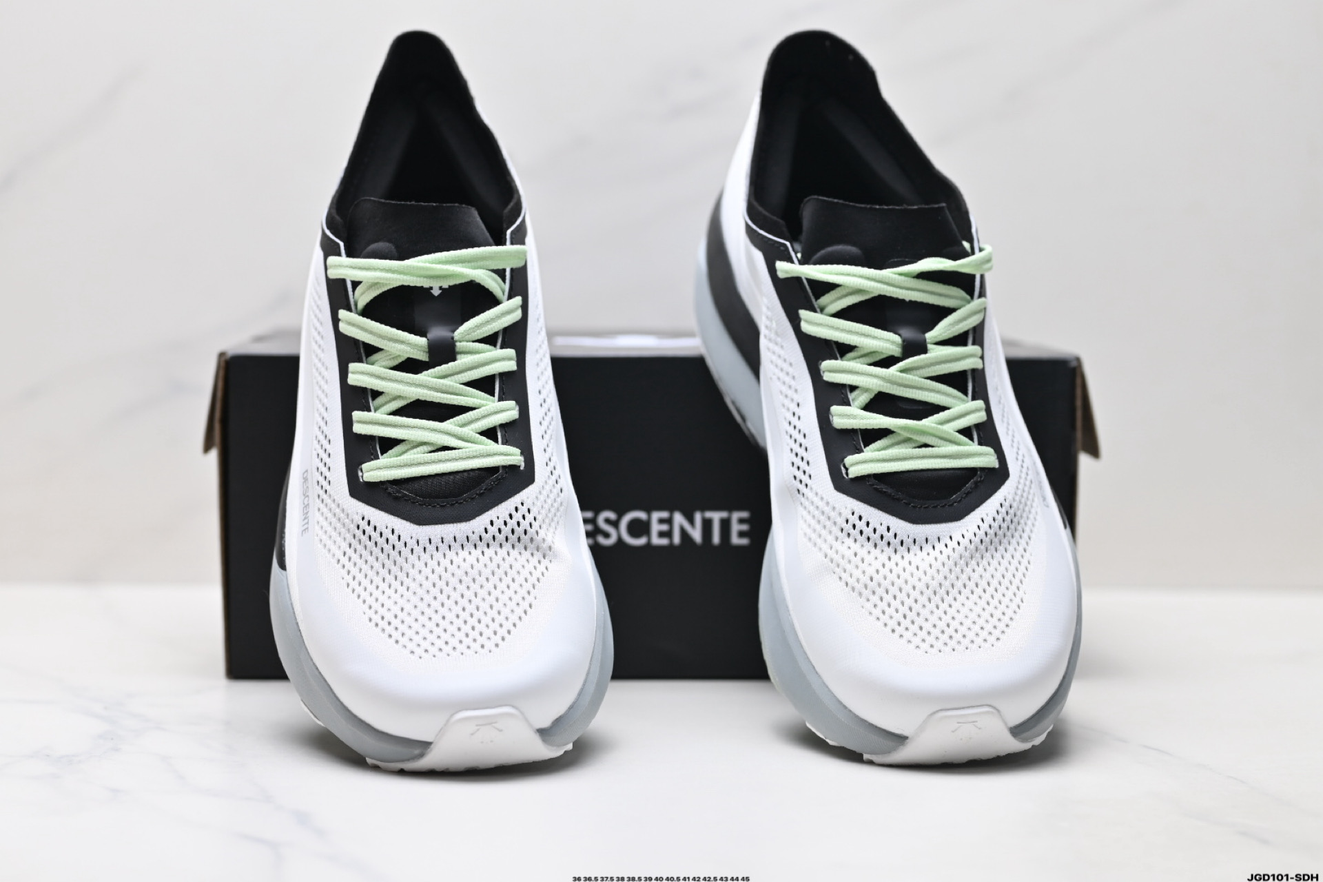 190 迪桑特DESCENTE ENERZITE FLUID 2.0 DF 2.0 WIRE 舒适 低帮跑步鞋 D4231RRN29
