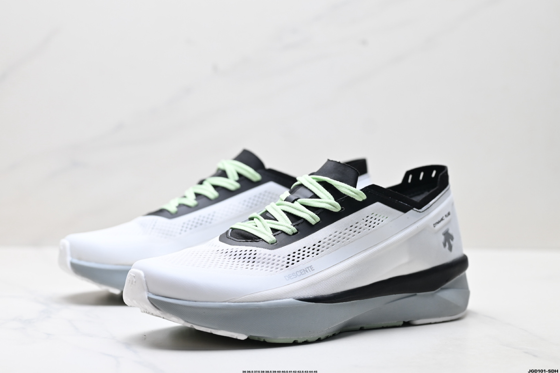 190 迪桑特DESCENTE ENERZITE FLUID 2.0 DF 2.0 WIRE 舒适 低帮跑步鞋 D4231RRN29