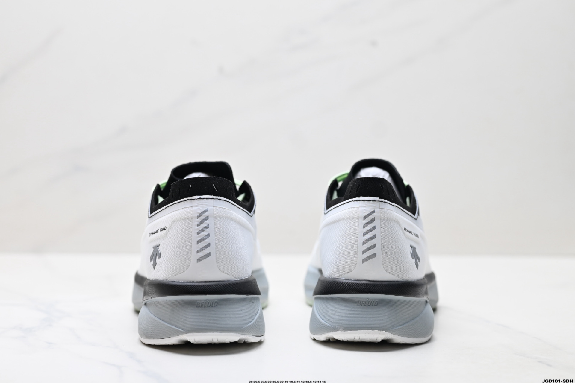 190 迪桑特DESCENTE ENERZITE FLUID 2.0 DF 2.0 WIRE 舒适 低帮跑步鞋 D4231RRN29