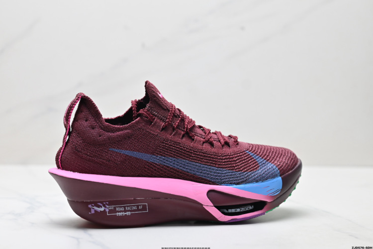 Nike Air Zoom Alphafly Next% - ביצועים אולטימטיביים לריצות ארוכות 1 Nike Air Zoom Alphafly Next% – ביצועים אולטימטיביים לריצות ארוכות