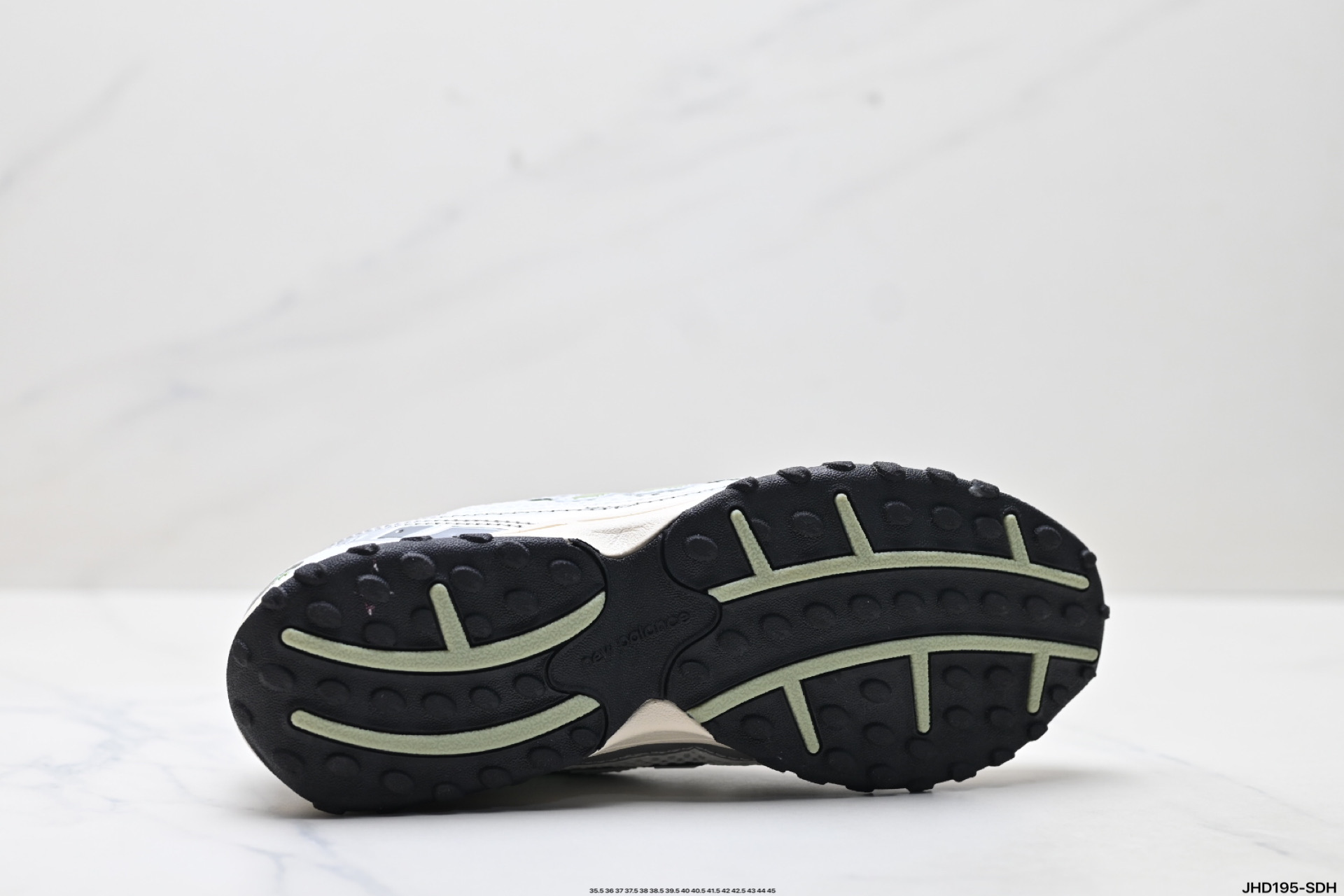 New Balance 204L系列 新百伦 薄底鞋 薄底皮质鞋带德训系 减震耐磨包裹性支撑轻便 低帮 生活休闲鞋 U204LSWB