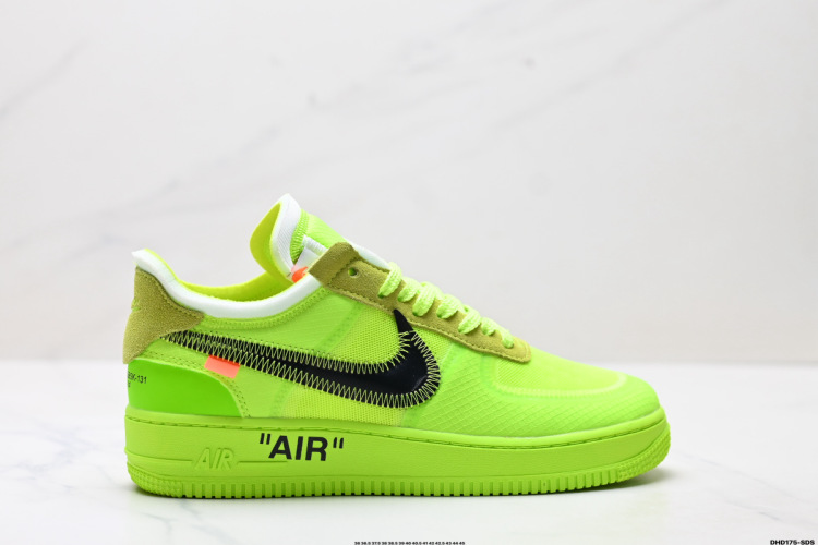 Nike Air Force 1 '07 - גוון ליים בולט ועיצוב אייקוני לנוחות וסגנון 1 Nike Air Force 1 ’07 – גוון ליים בולט ועיצוב אייקוני לנוחות וסגנון