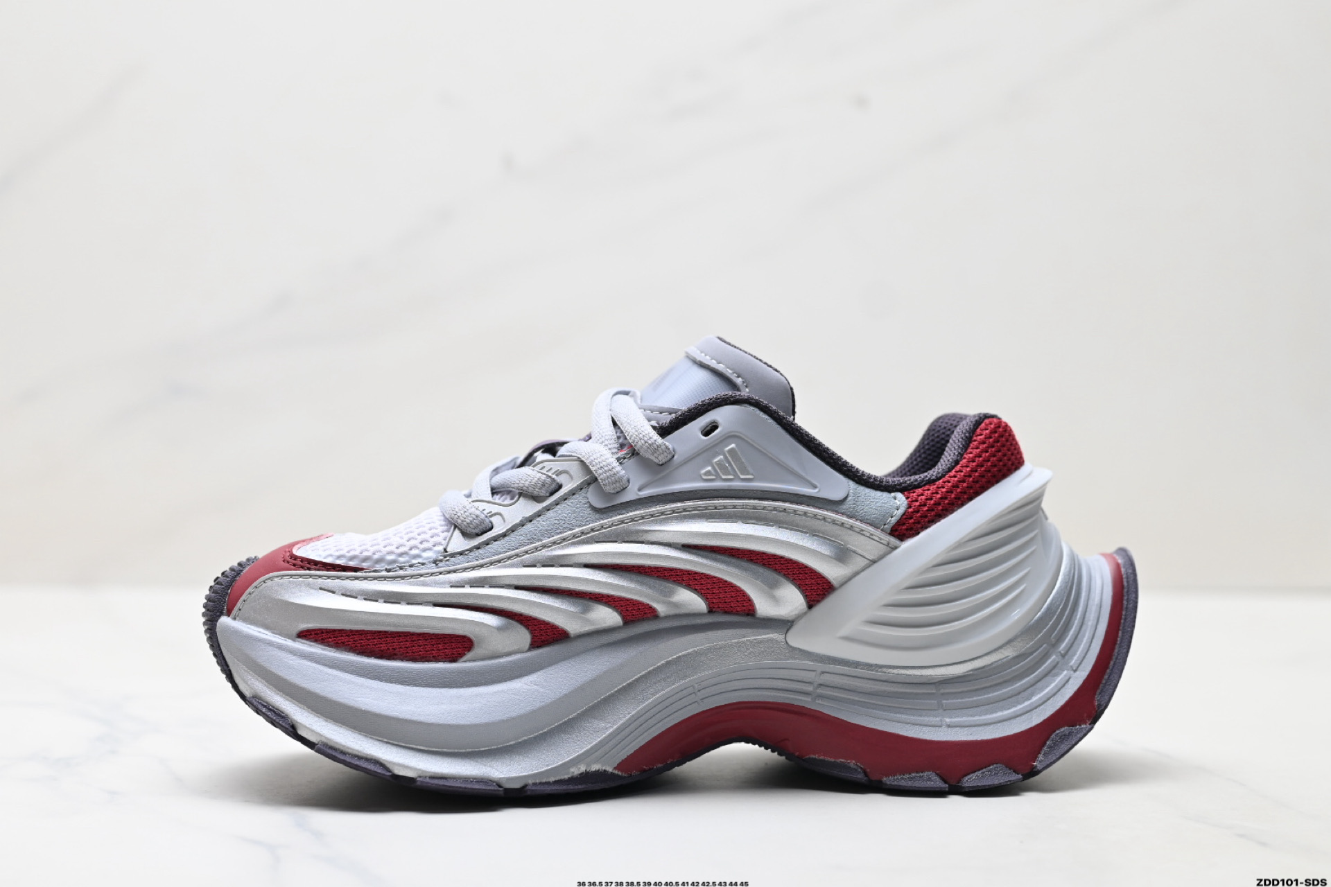 AdidXLG MTW系列 舒适防滑透气 低帮 阿迪达斯 休闲跑步鞋 IH1572