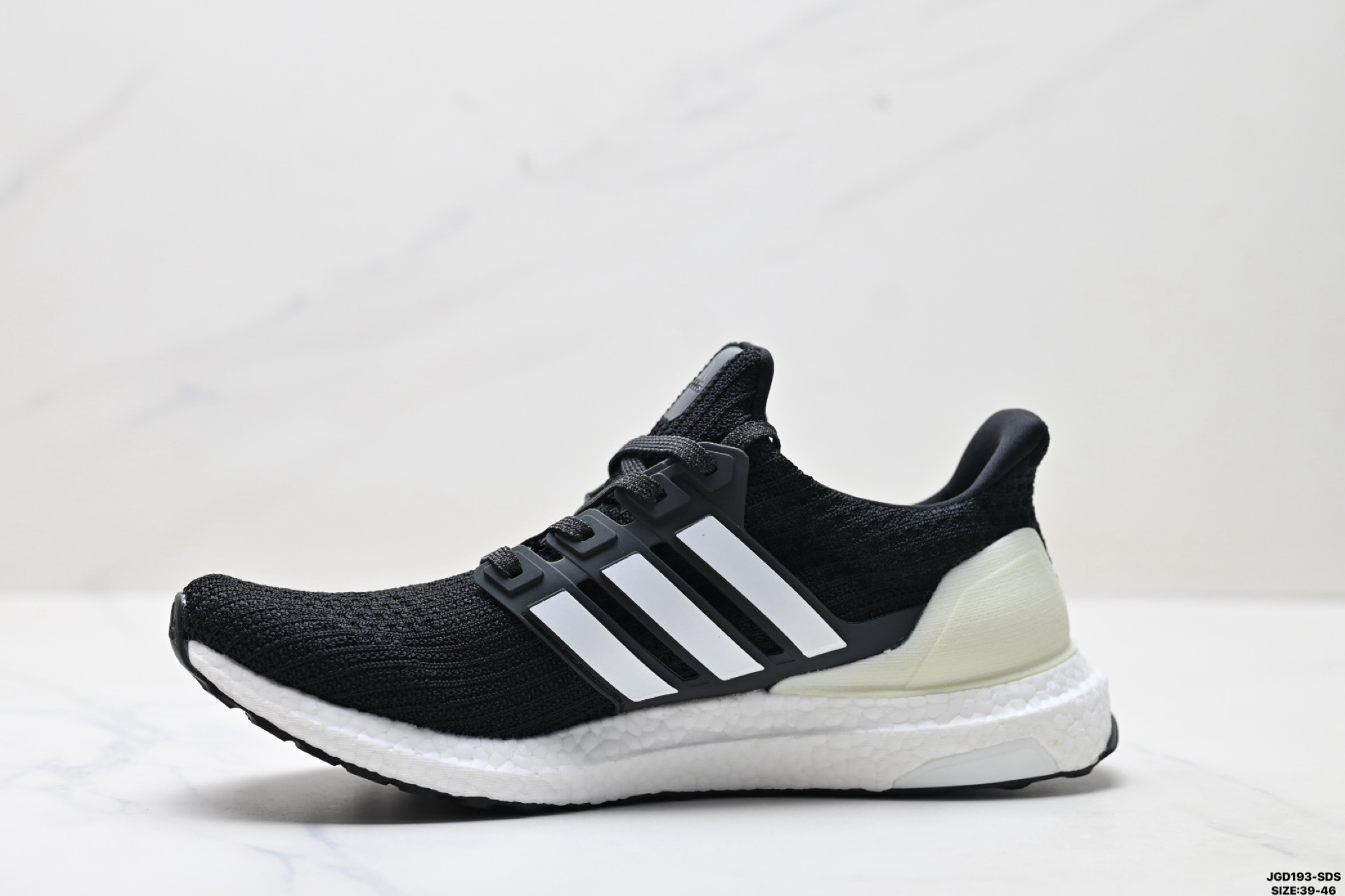 AdidUltraboost 阿迪达斯 耐磨缓震休闲运动跑鞋  BB6168