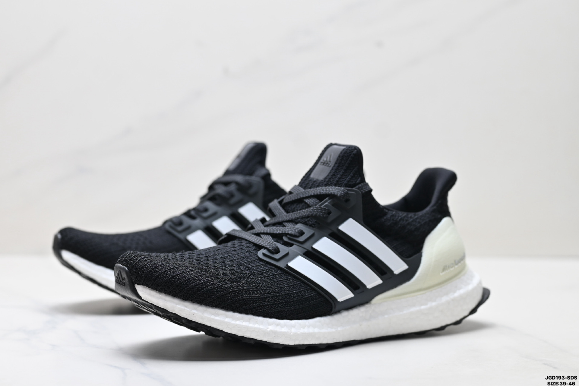 AdidUltraboost 阿迪达斯 耐磨缓震休闲运动跑鞋  BB6168