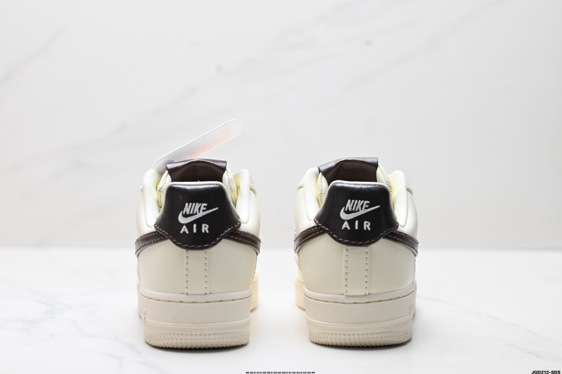 190 NIKE AIR FORCE 1‘07 LV8  IH7332-001