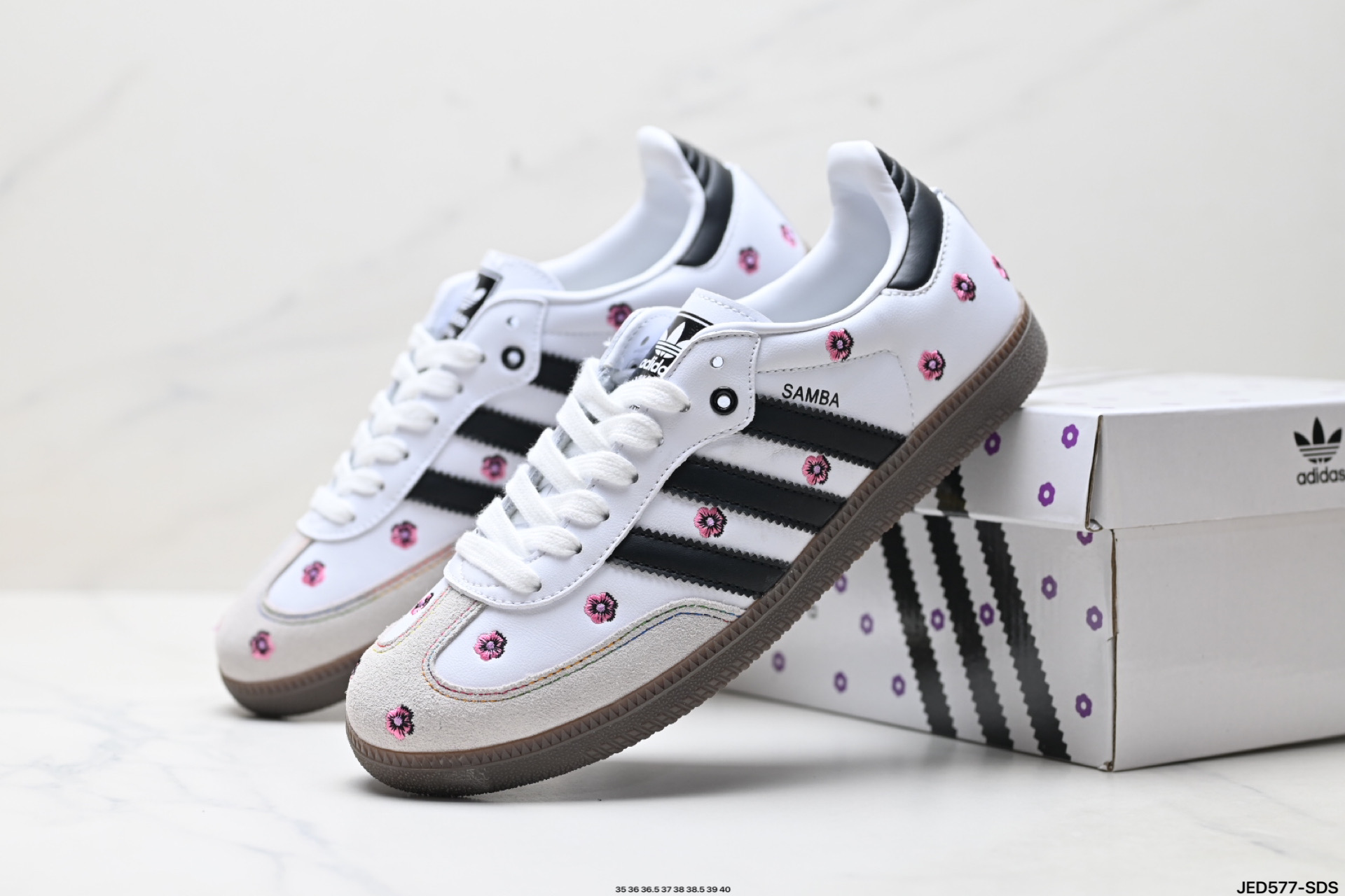 AdidOriginals Samba OG ‘DIY’桑巴舞系列 阿迪达斯 三叶草绅士德训足球风百搭低帮休闲运动板鞋 lF4389-莆田鞋,莆田鞋货源,高仿鞋,高仿鞋货源,安福档口,莆田高仿鞋,莆田鞋批发,高仿鞋批发,莆田高仿运动鞋,高仿运动鞋,莆田运动鞋 AdidOriginals Samba OG ‘DIY’桑巴舞系列 阿迪达斯 三叶草绅士德训足球风百搭低帮休闲运动板鞋 lF4389