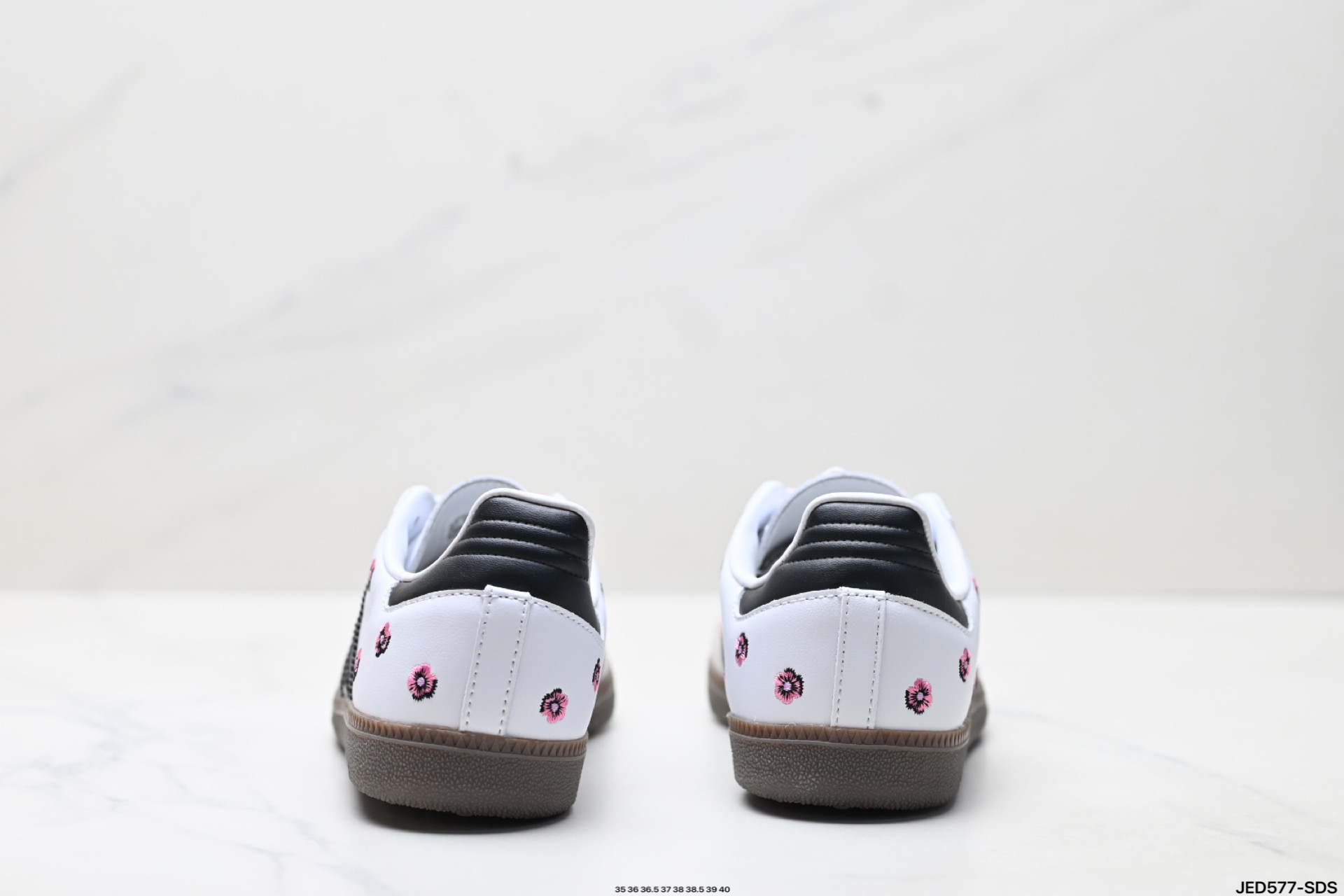 AdidOriginals Samba OG ‘DIY’桑巴舞系列 阿迪达斯 三叶草绅士德训足球风百搭低帮休闲运动板鞋 lF4389-莆田鞋,莆田鞋货源,高仿鞋,高仿鞋货源,安福档口,莆田高仿鞋,莆田鞋批发,高仿鞋批发,莆田高仿运动鞋,高仿运动鞋,莆田运动鞋 AdidOriginals Samba OG ‘DIY’桑巴舞系列 阿迪达斯 三叶草绅士德训足球风百搭低帮休闲运动板鞋 lF4389