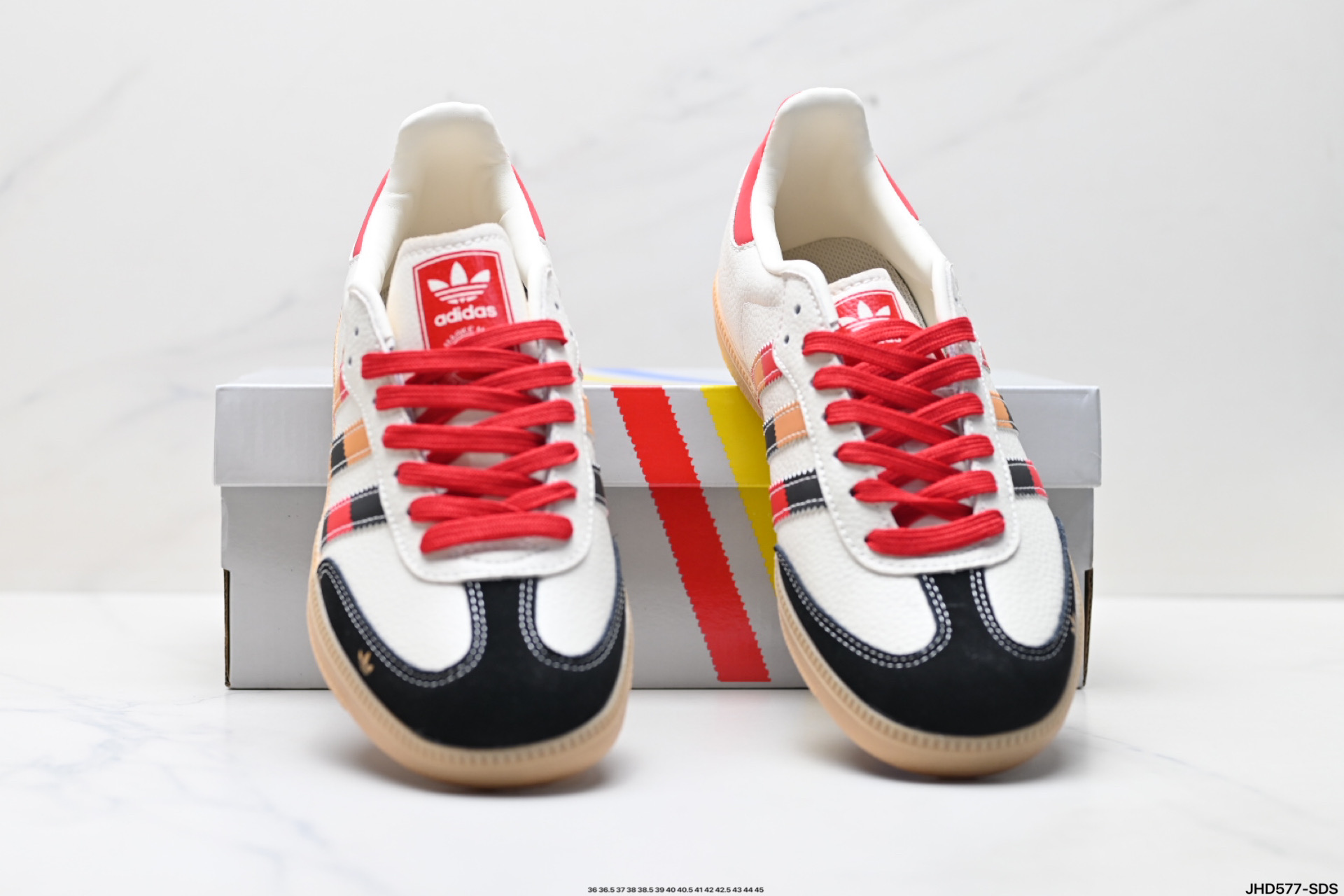 AdidOriginals Samba OG ‘DIY’桑巴舞系列 阿迪达斯 三叶草绅士德训足球风百搭低帮休闲运动板鞋  DX0004-莆田鞋,莆田鞋货源,高仿鞋,高仿鞋货源,安福档口,莆田高仿鞋,莆田鞋批发,高仿鞋批发,莆田高仿运动鞋,高仿运动鞋,莆田运动鞋 AdidOriginals Samba OG ‘DIY’桑巴舞系列 阿迪达斯 三叶草绅士德训足球风百搭低帮休闲运动板鞋  DX0004