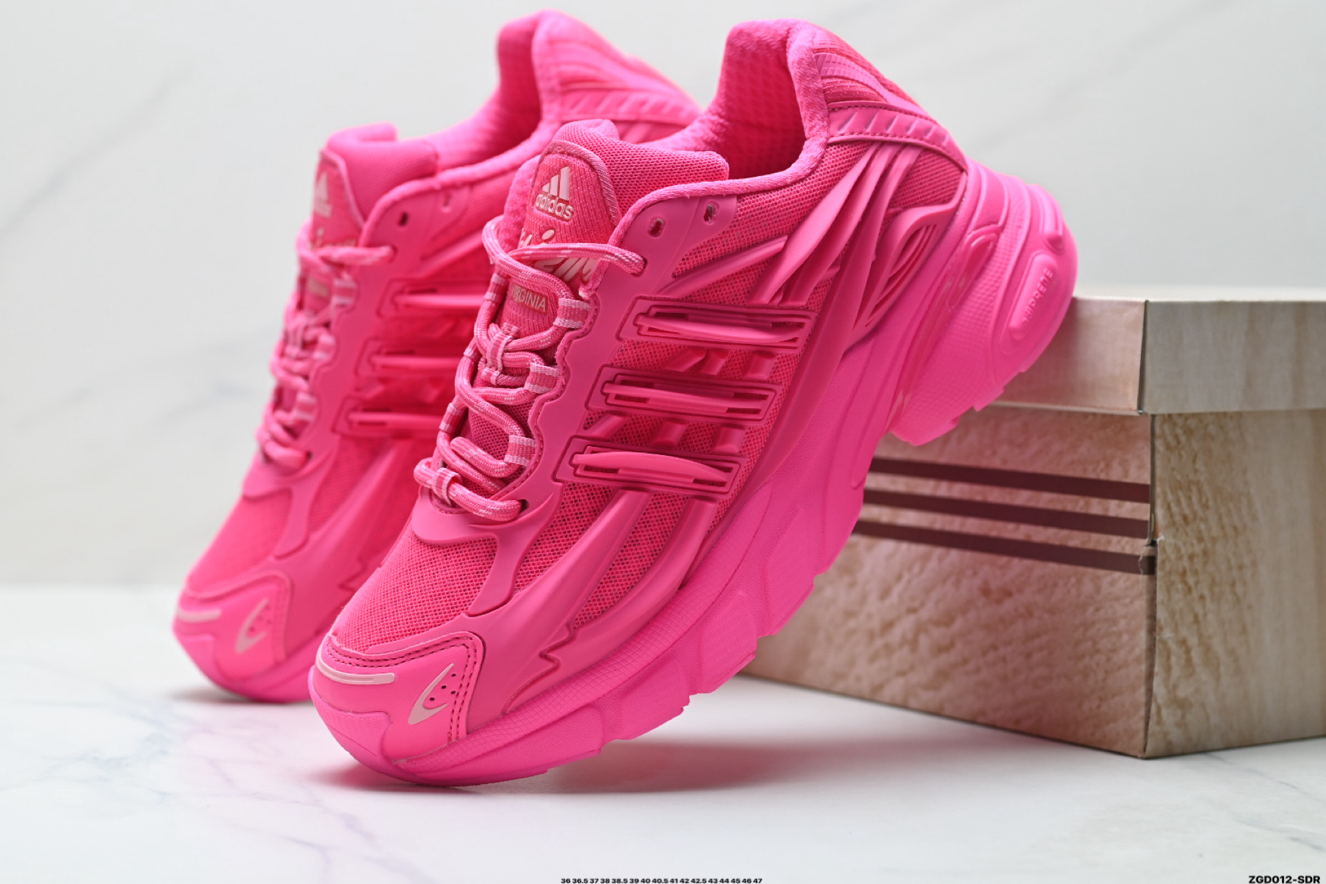 AdidAdistar Jellyfish 阿迪达斯 时尚舒适 耐磨透气 低帮老爹鞋 JP9300