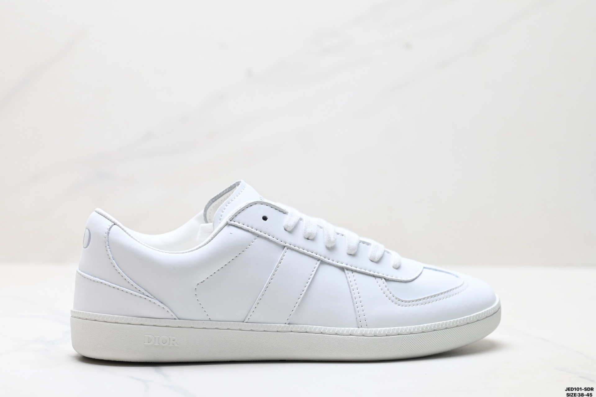 💰130
真标✅DIOR迪奥 B01 Matchpoint 圆头系带
迪奥德训鞋
经典款式的回归 以时尚优雅的廓形重新诠释 采用光滑皮革精心制作 鞋舌和内部侧面饰以Dior标志 鞋后跟处标志 搭配同色调橡胶鞋底点缀
货号:3SN328ZQRH00039
尺码:38-45
ID:JED101-SDR