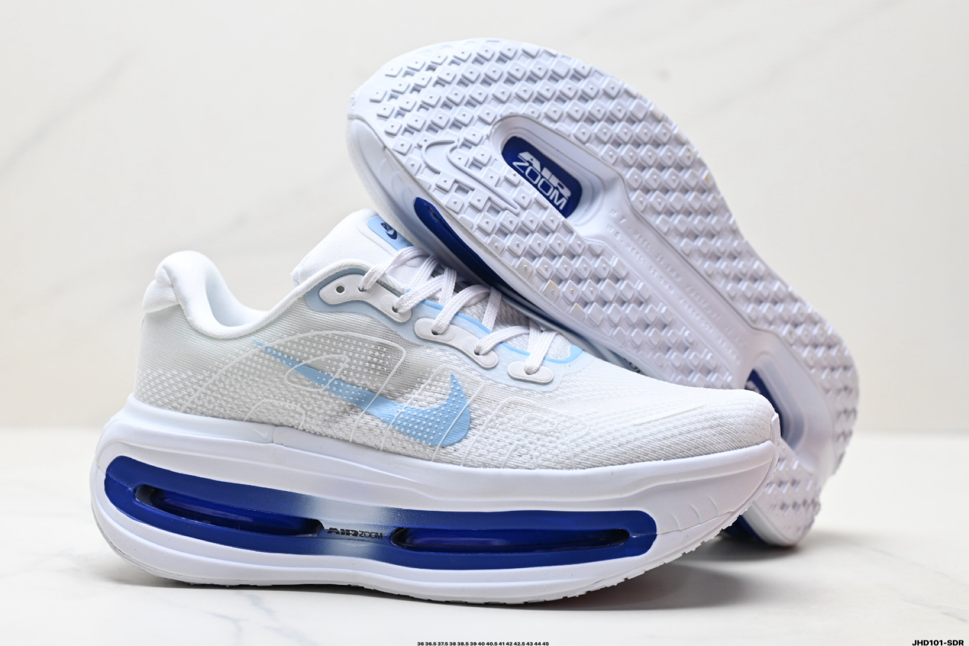 Nike VOMERO PREMIUM 耐克 舒适减震防滑 低帮跑步鞋  HQ2050-566