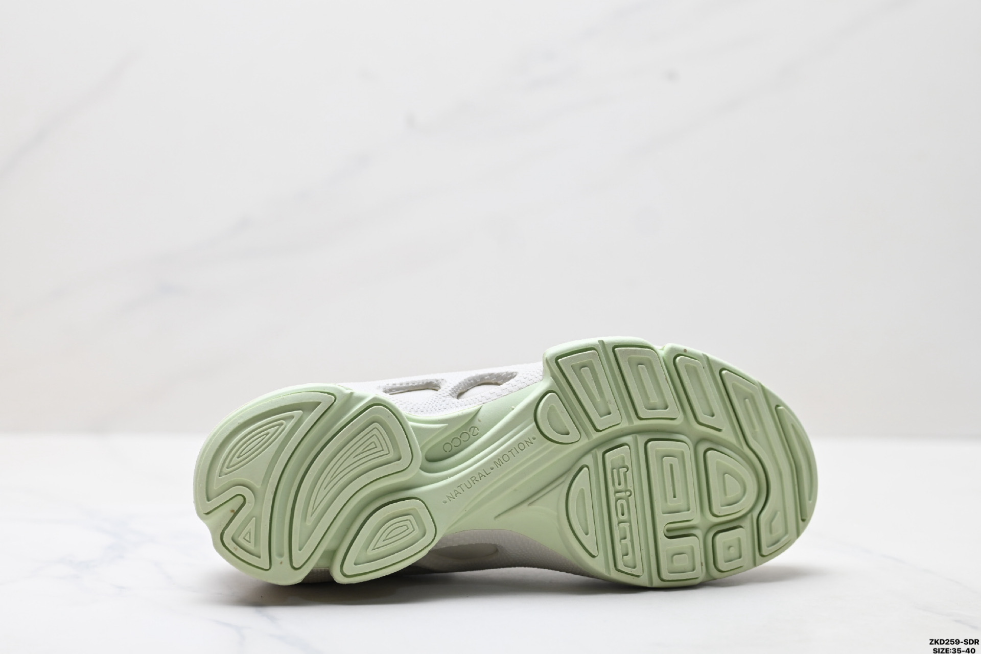 Ecco爱步 BIOM C-TRAIL系列 牛皮 圆头厚底系带 低帮 徒步鞋 803393-612