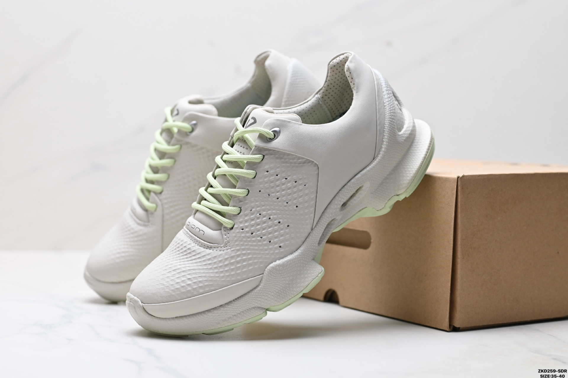 Ecco爱步 BIOM C-TRAIL系列 牛皮 圆头厚底系带 低帮 徒步鞋 803393-612