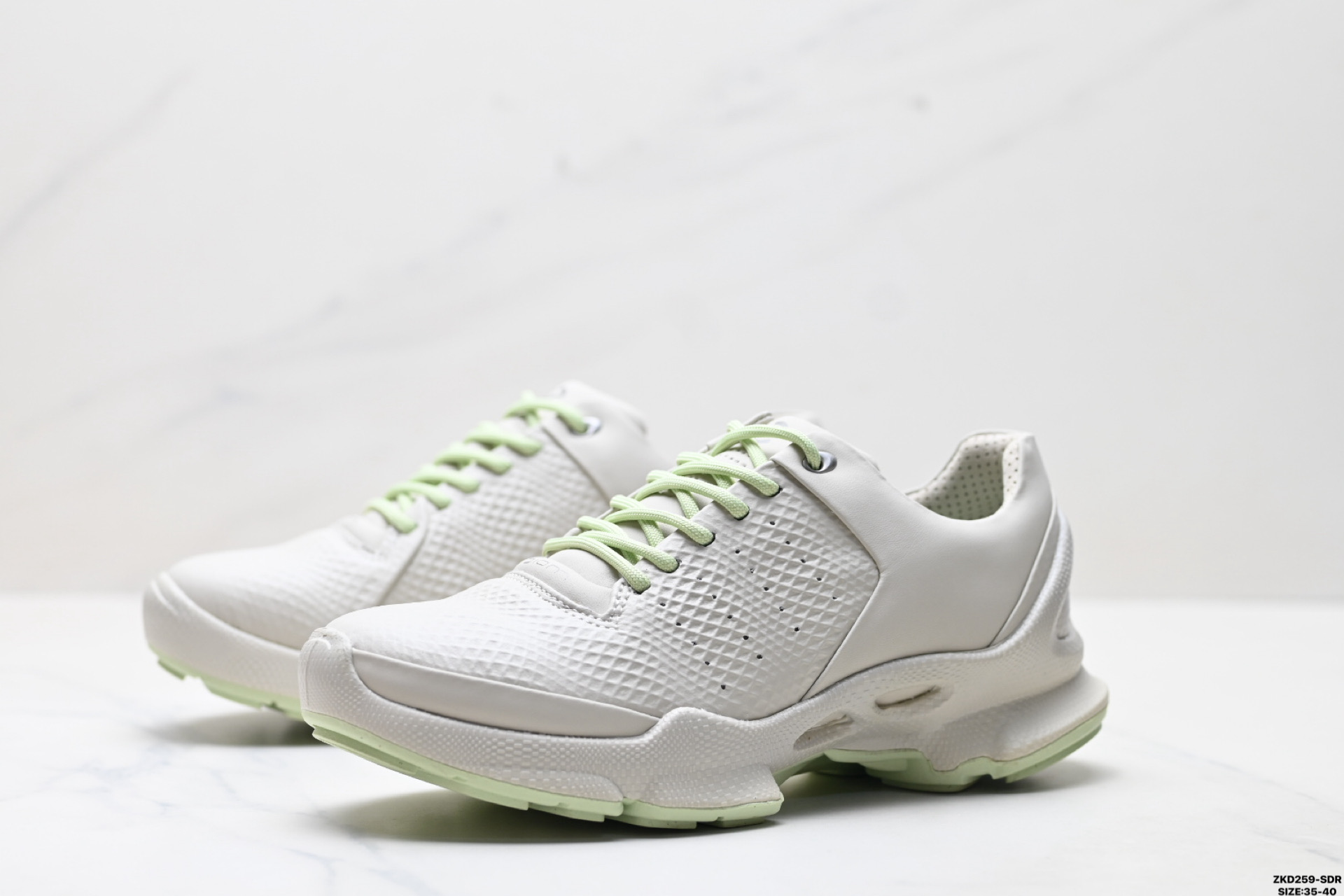 Ecco爱步 BIOM C-TRAIL系列 牛皮 圆头厚底系带 低帮 徒步鞋 803393-612