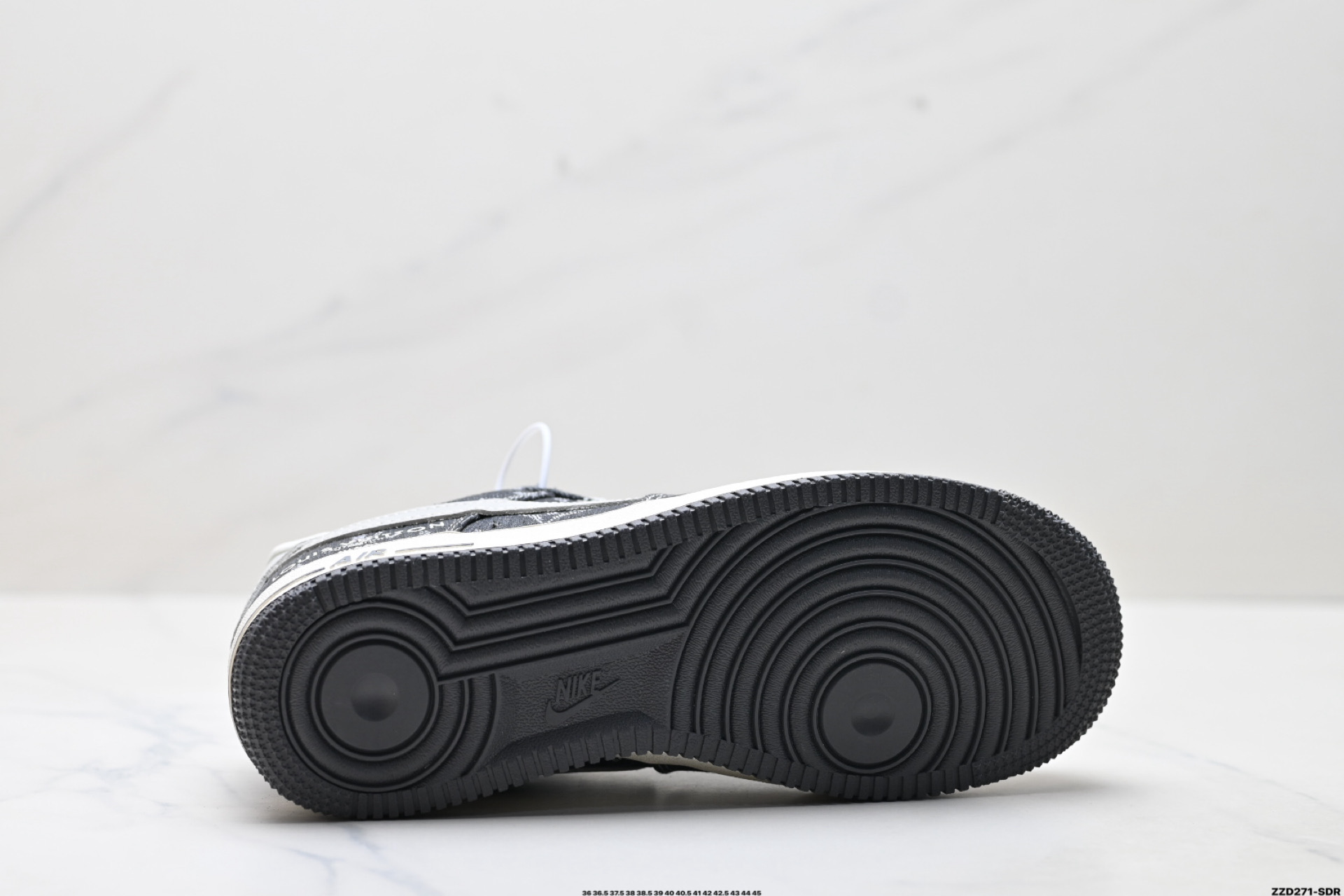 NIKE AIR FORCE 1‘07 LV8  ZD1988-003