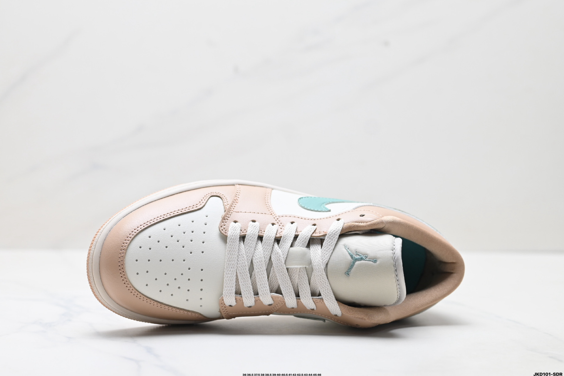 Nike Air Jordan 1 Low: Estilo Casual y Elegancia Deportiva en Cada Paso 3 i1754669500152 2894 0 1