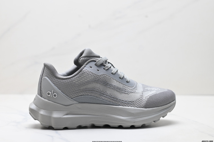 Alo Yoga Runner: Comodidad, Estilo y Rendimiento en Cada Paso 1 Alo Yoga Runner: Comodidad, Estilo y Rendimiento en Cada Paso
