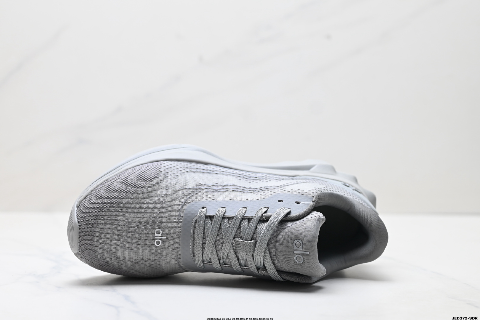 Alo Yoga Runner: Comodidad, Estilo y Rendimiento en Cada Paso 3 i1754669868741 756 0 1