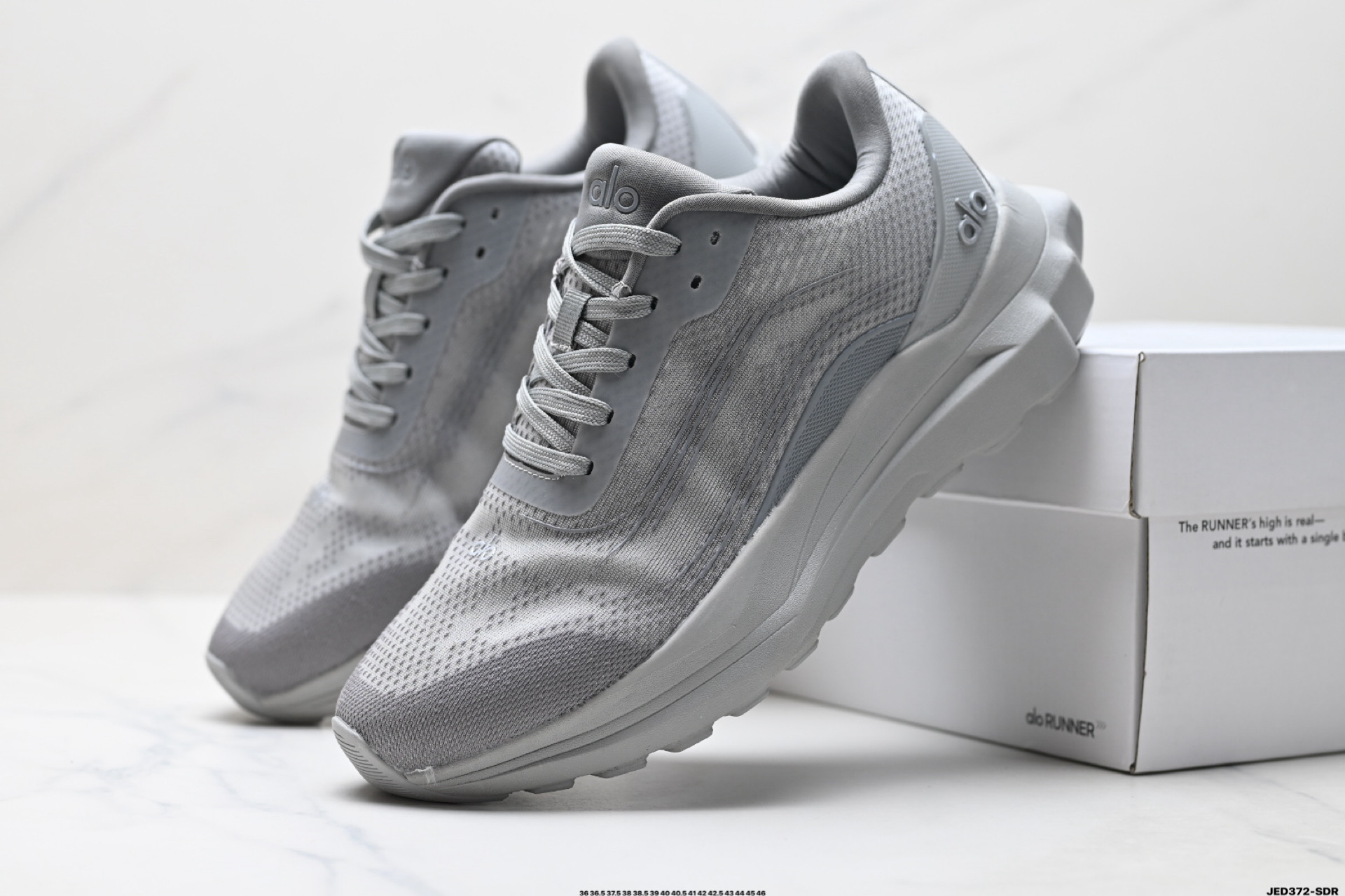 Alo Yoga Runner: Comodidad, Estilo y Rendimiento en Cada Paso 9 i1754669869303 2635 0 7