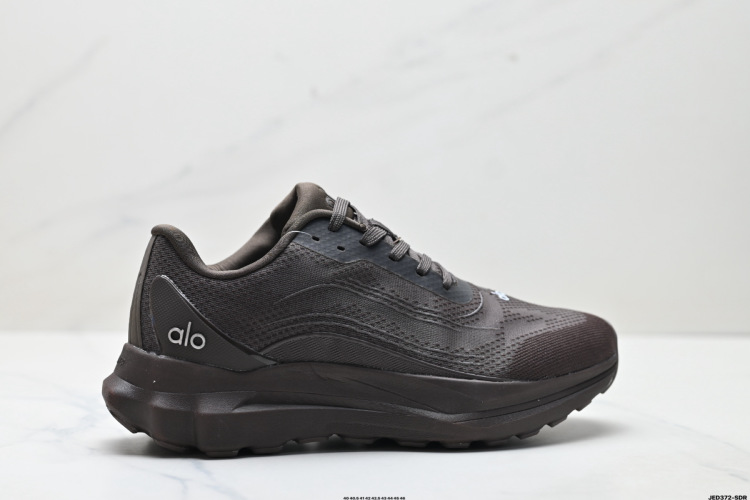 Alo Yoga Runner: Comfortable, Versatile, and Breathable Running Shoes 1 Alo Yoga Runner: Comfortable, Versatile, and Breathable Running Shoes